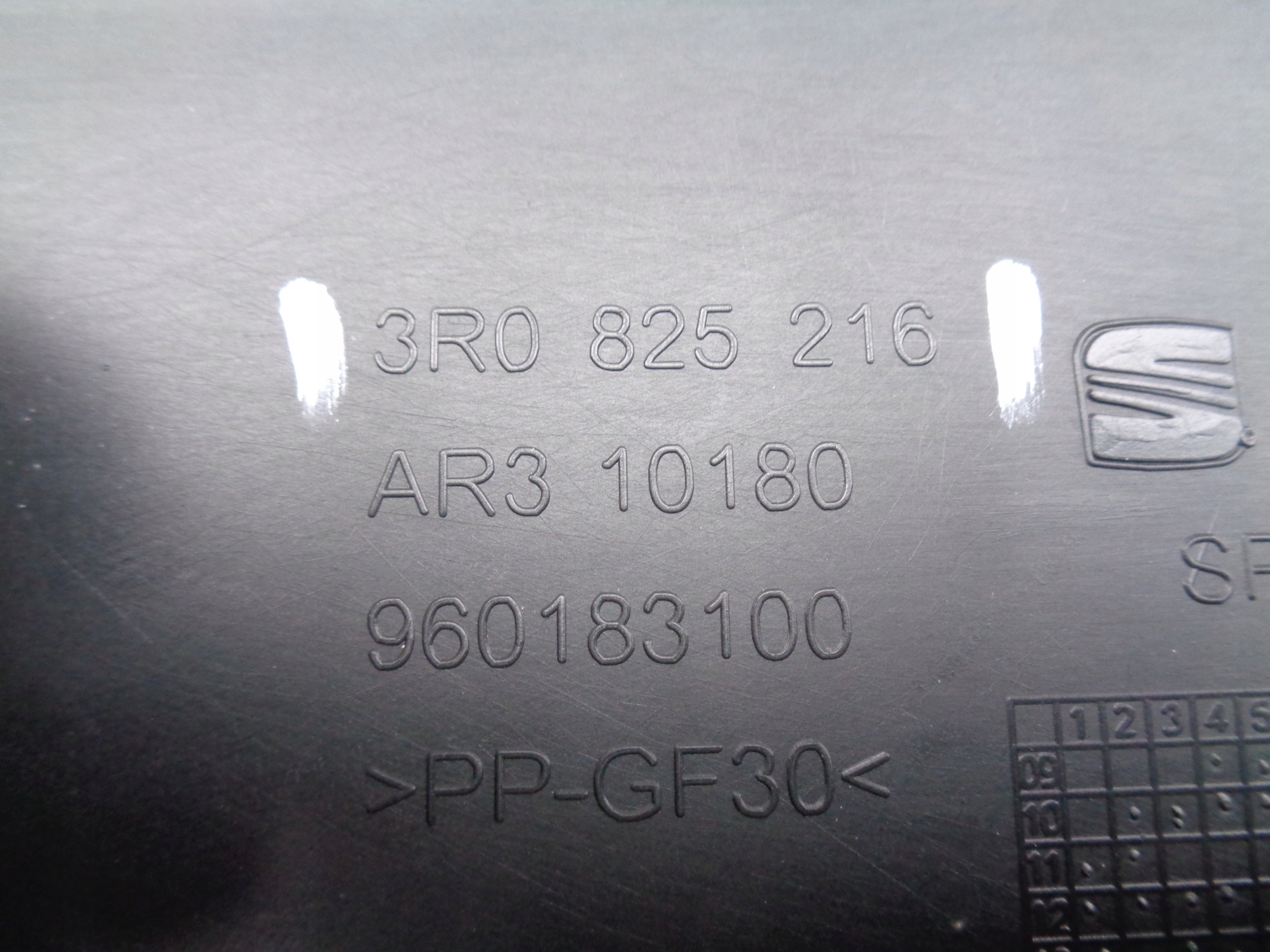 NOVA KRYT PODVOZKU SEAT EXEO 3R 3R0 08-