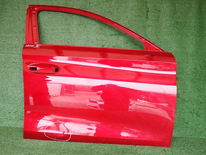 SEAT LEON IV 5FA PRAVE PREDNE DVERE