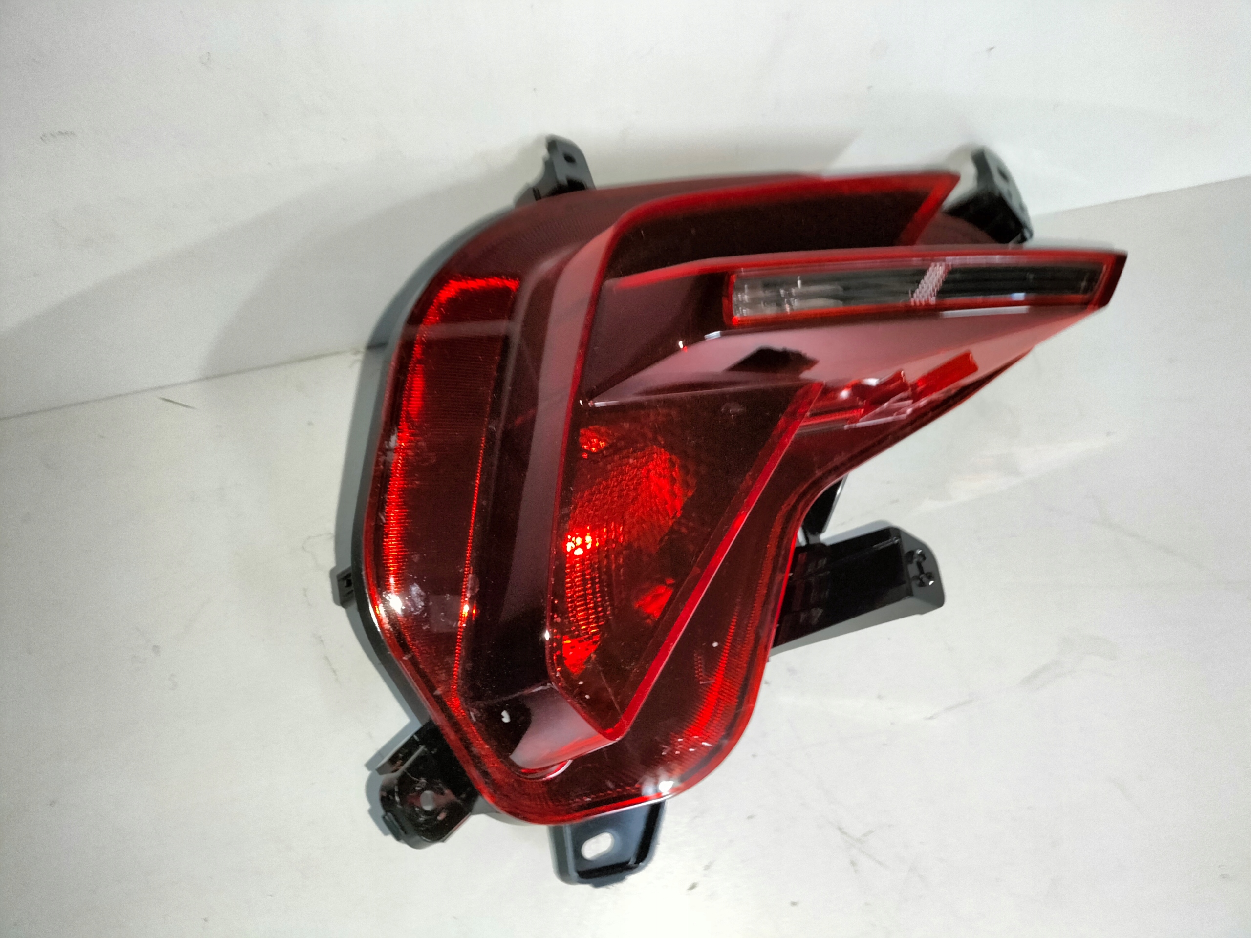 LAVE ZADNE SVETLO HYUNDAI TUCSON 4 IV 20- N-LINE