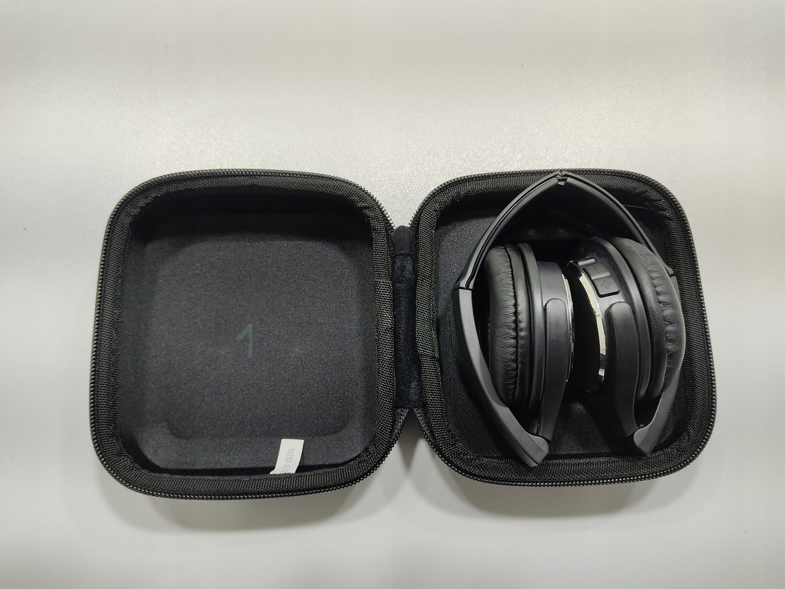 SŁUCHAWKI AUDIO ETUI KOBEREC PEUGEOT 3008 I 9665813380 2009-2015