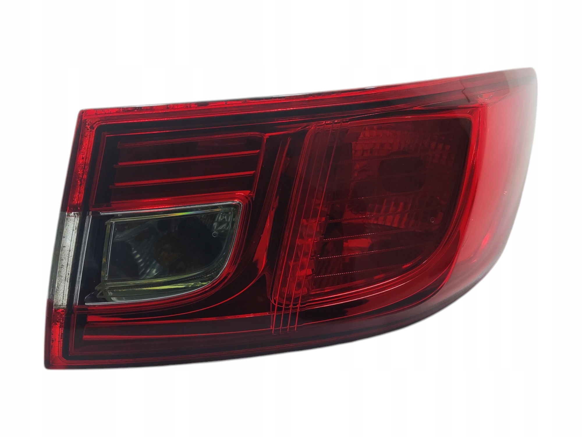 PRAVE ZADNE SVETLO BLATNIKA RENAULT CLIO IV HATCHBACK 265502631R 13-16 EUROPA