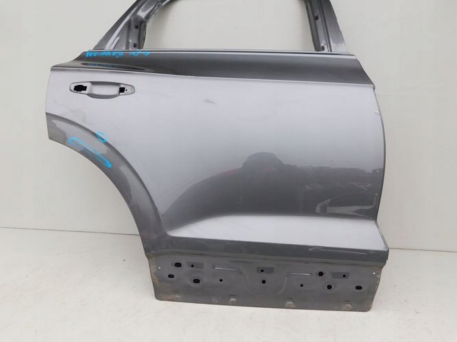 VW TOUAREG 18- PRAVE ZADNE DVERE