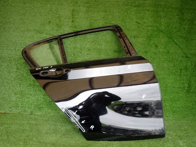 BMW F20 F21 1 PRAVE ZADNE DVERE