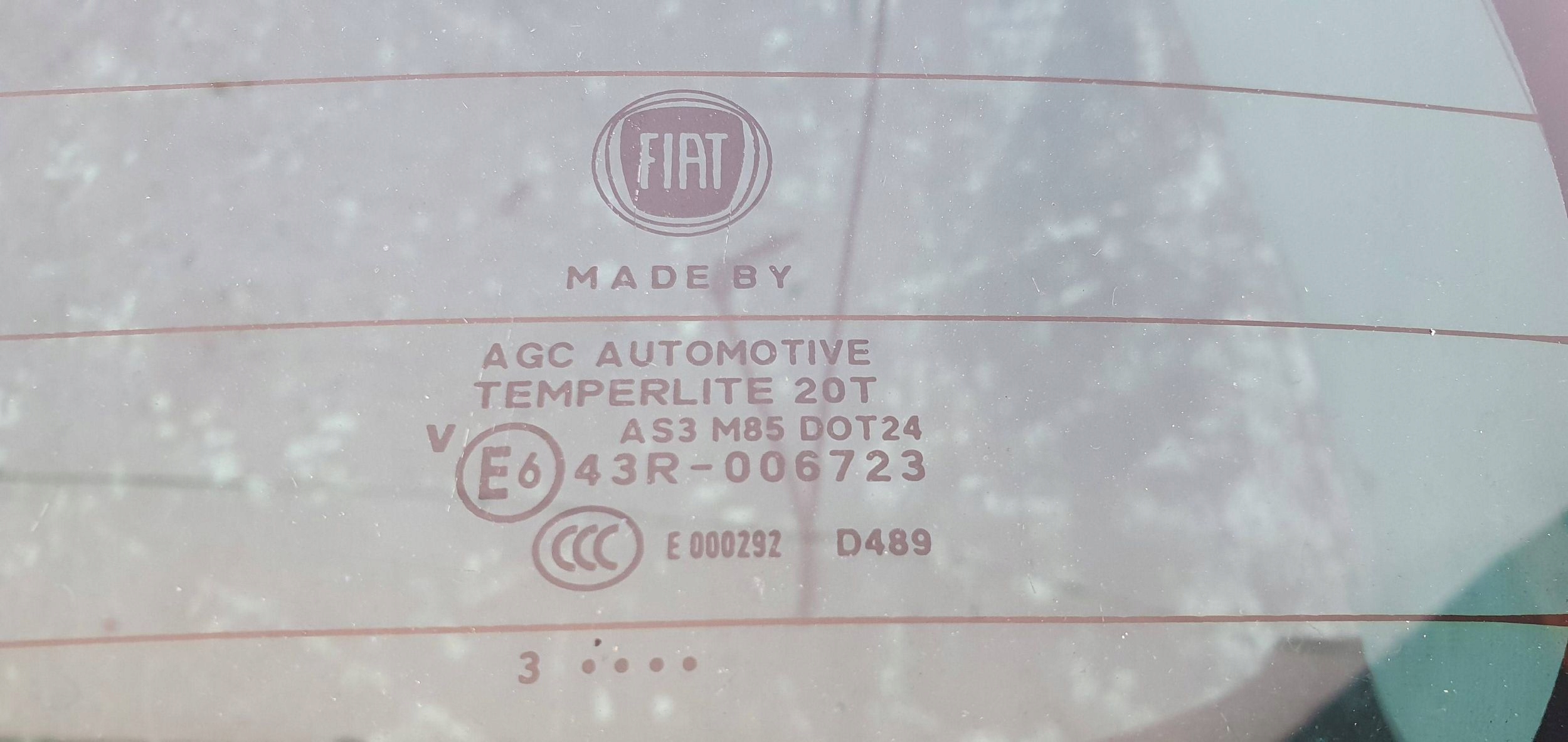 Fiat 500L ZADNA KAPOTA
