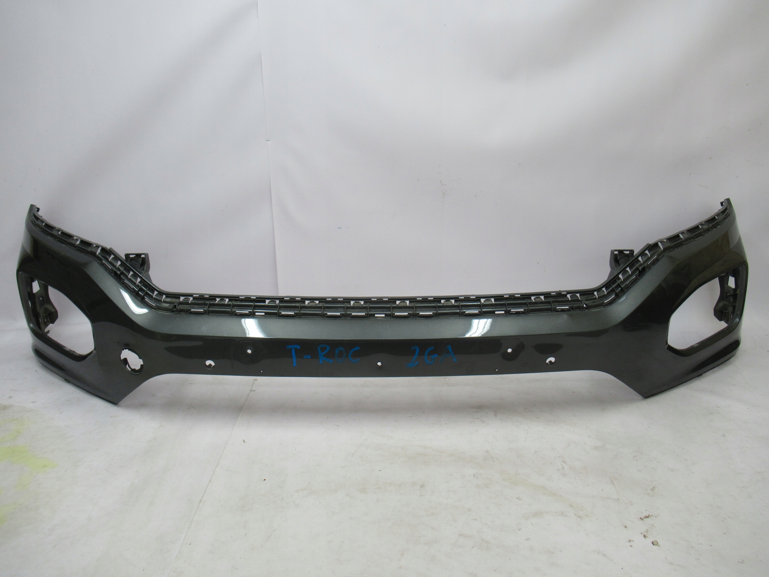 PREDNÝ NÁRAZNÍK 2GA807221 VW T-ROC 17-