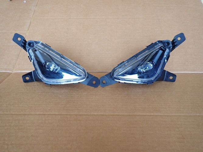 CUPRA FORMENTOR LED LIFT 24- LAVA A PRAVA HMLOVKA kpl