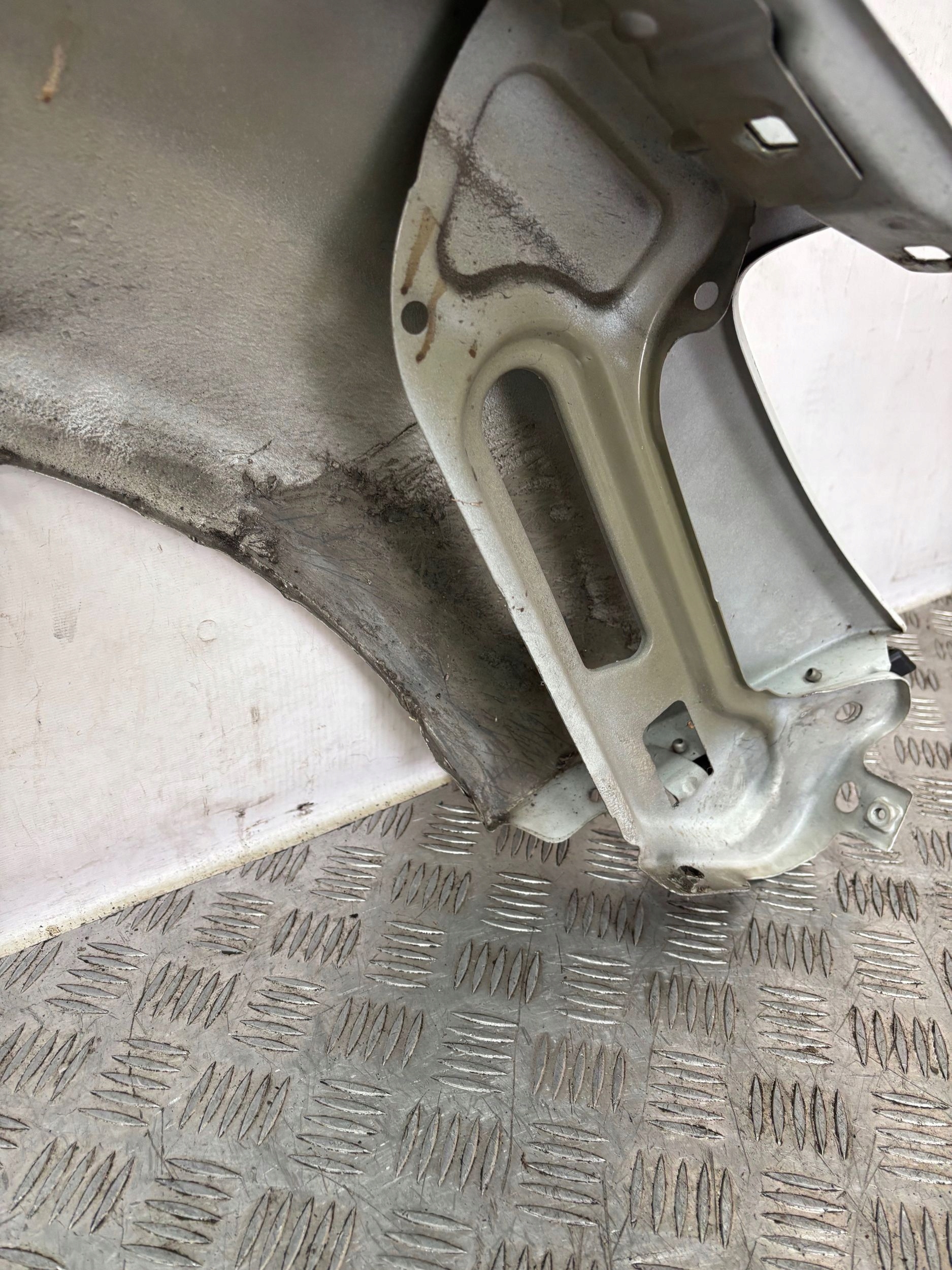 BLATNIK PREDNÝ LAVY DACIA SANDERO I 08-