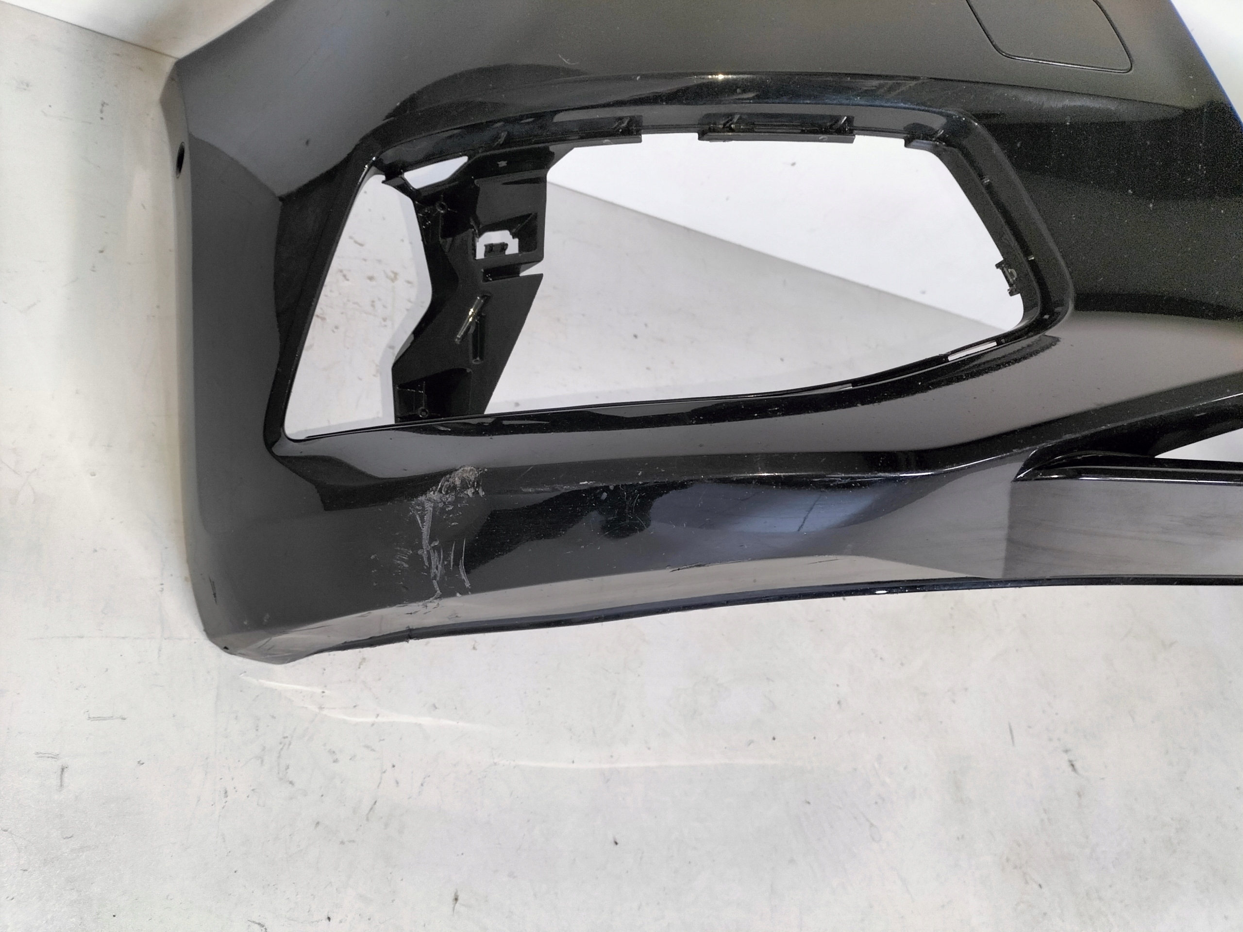 PREDNÝ NÁRAZNÍK AUDI A6 C8 18-