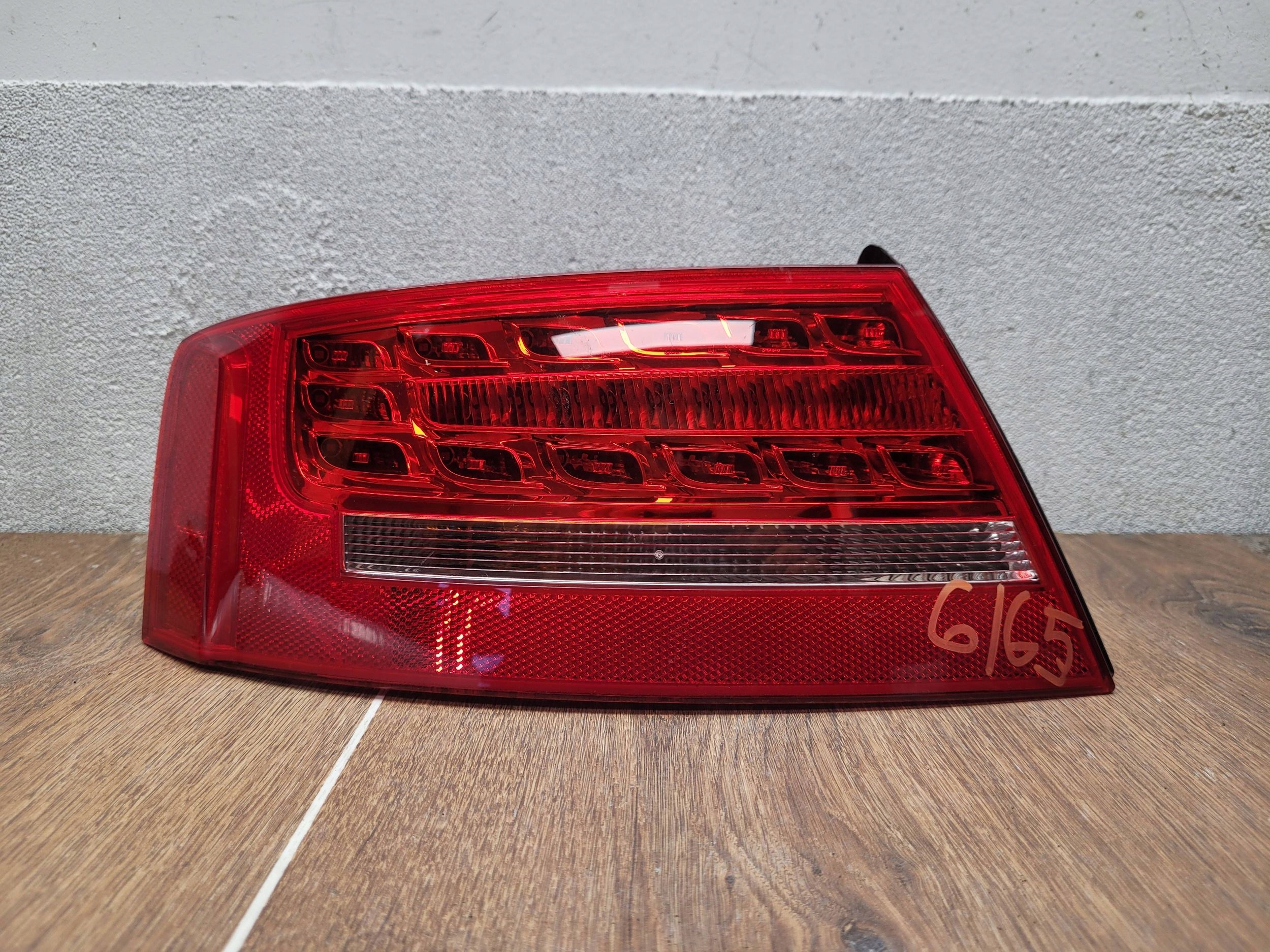 Audi A5 8T LED 8T0945095B ĽAVÉ ZADNÉ SVETLO