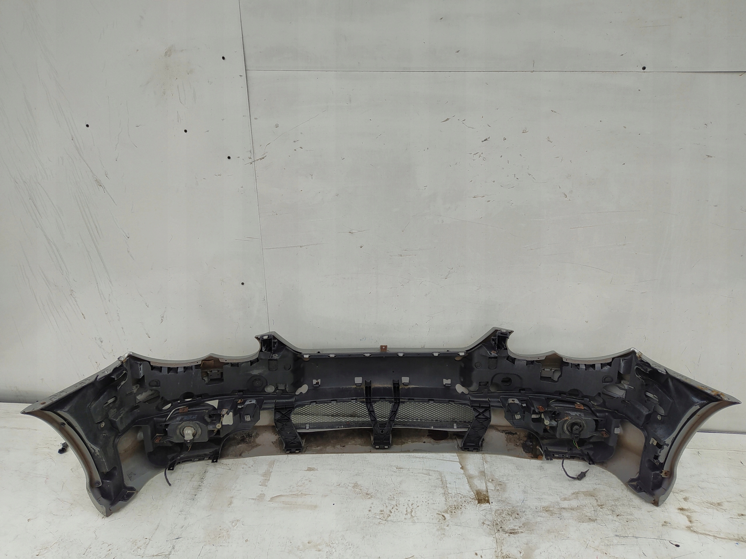 PREDNÝ NÁRAZNÍK MERCEDES w203 sportcoupe amg