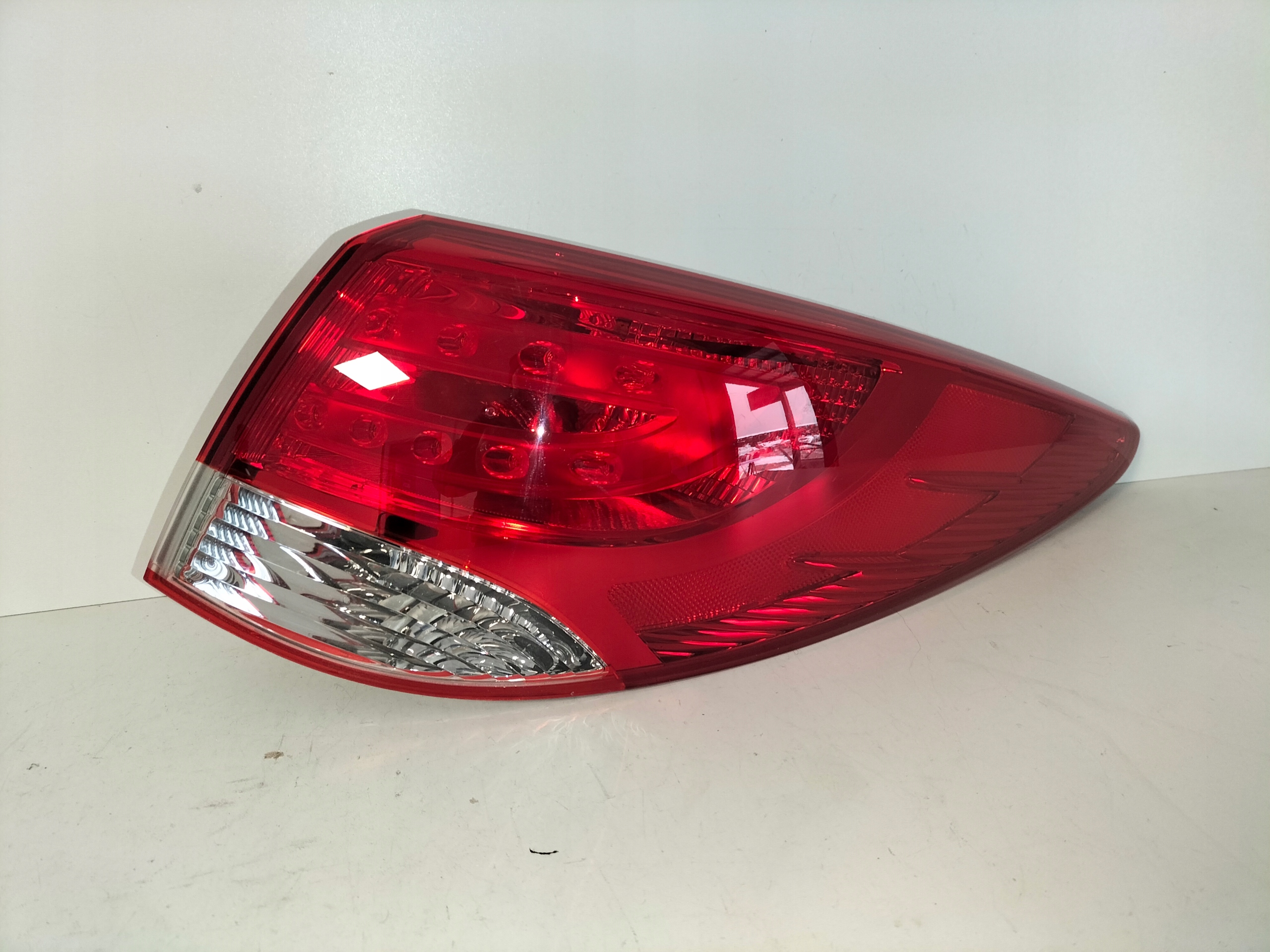 PRAVE ZADNE SVETLO HYUNDAI IX35 09-13
