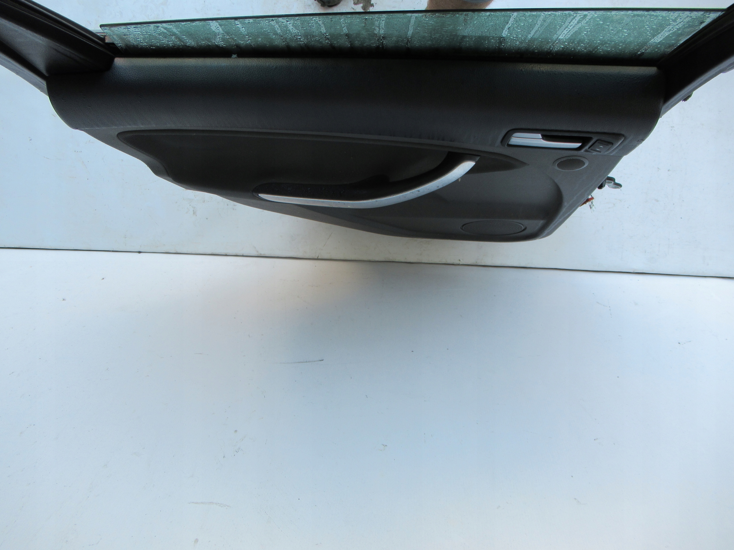 ĽAVÉ ZADNÉ DVERE FORD C-MAX MK1