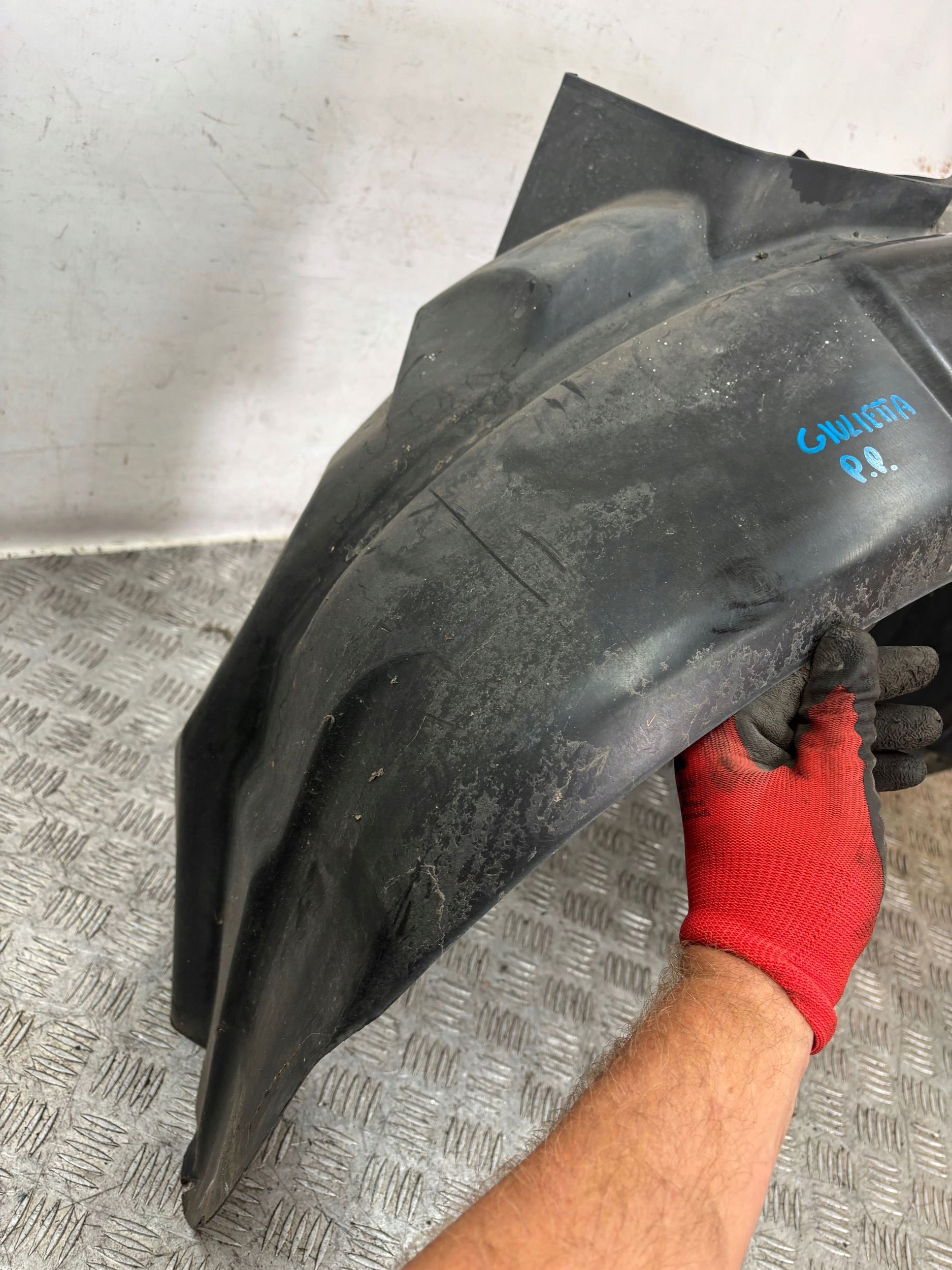 PRAVÝ PREDNÝ PODBLATNÍK ALFA ROMEO GIULIETTA