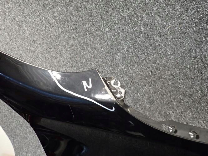 BMW X1 F48 15- PRAVY PREDNY BLATNIK