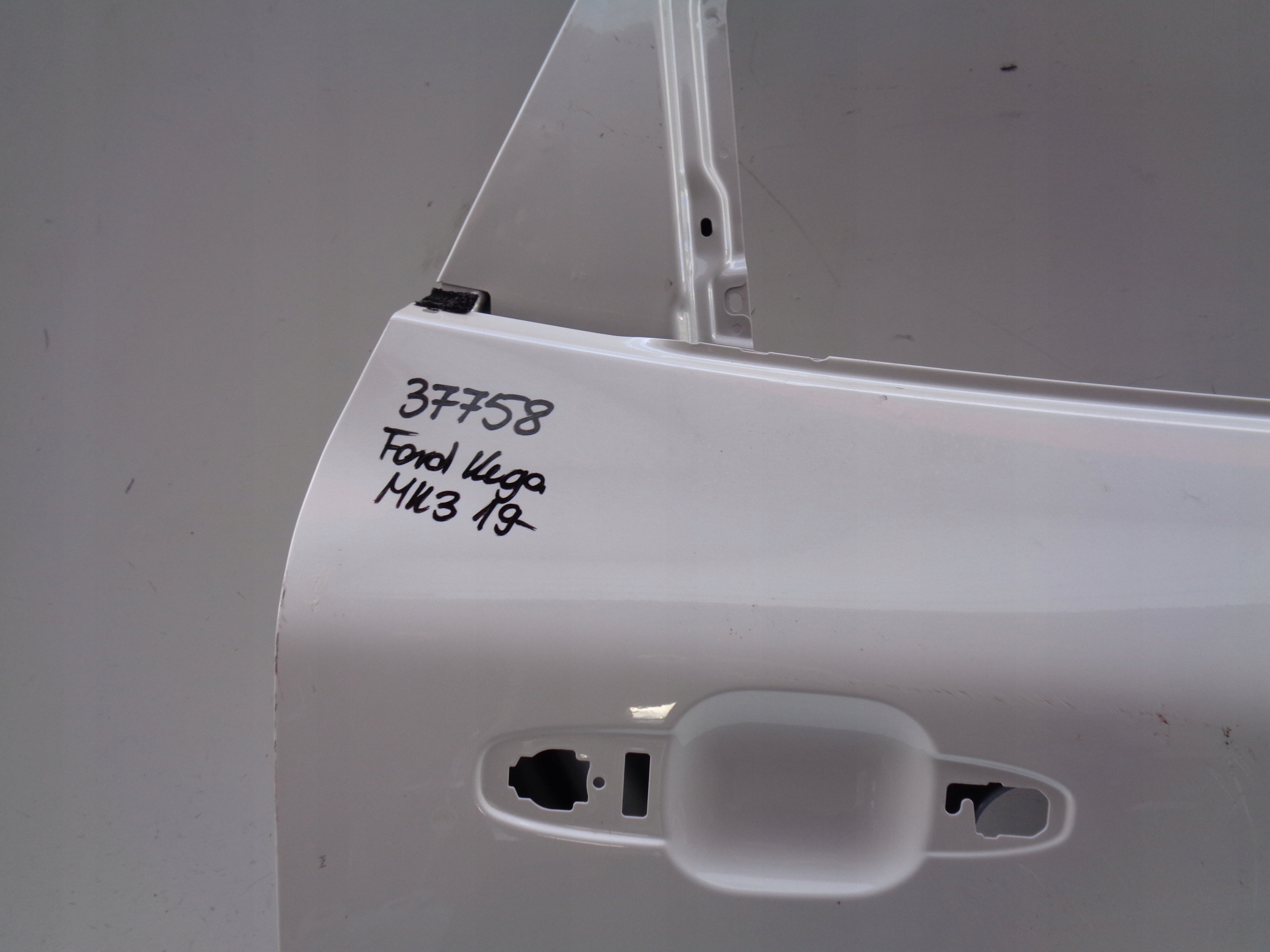 PRAVE ZADNE DVERE FORD KUGA MK3 19- NR 37758