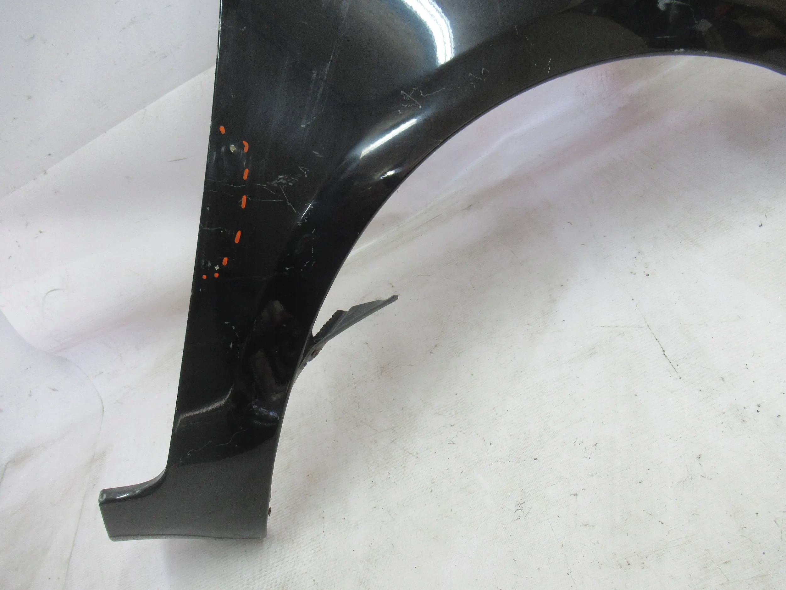 BLATNIK PREDNÝ PRAVY TOYOTA YARIS II 2