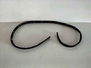 TESNIACA GUMA PRAVÝCH ZADNYCH DVERÍ BMW 7 G11 15- SPODNA TESNIACA GUMA PRAVÝCH ZADNYCH DVERÍ BMW 7 G11 15- SPODNA