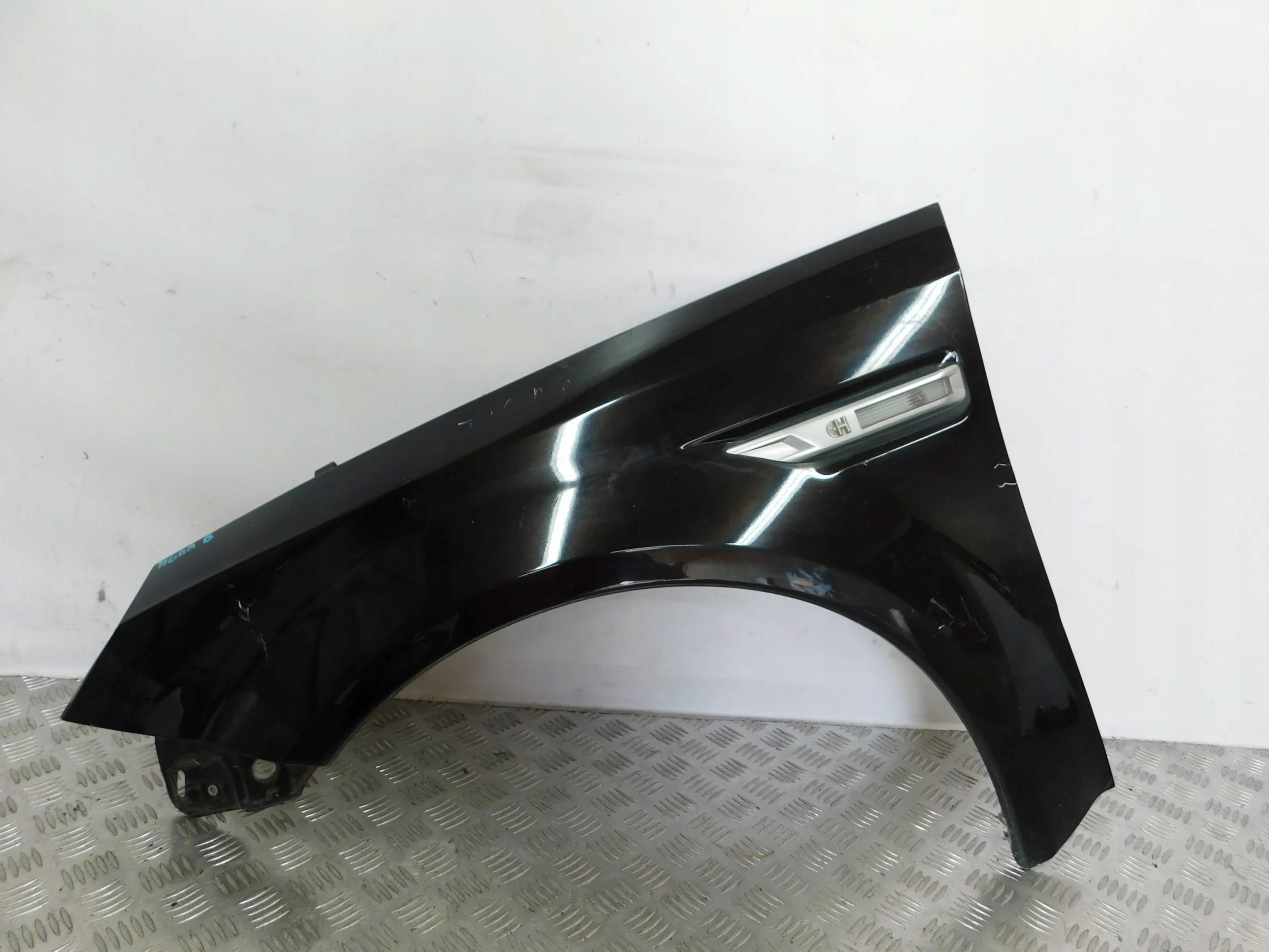 BLATNIK PREDNÝ LAVY OPEL TIGRA B