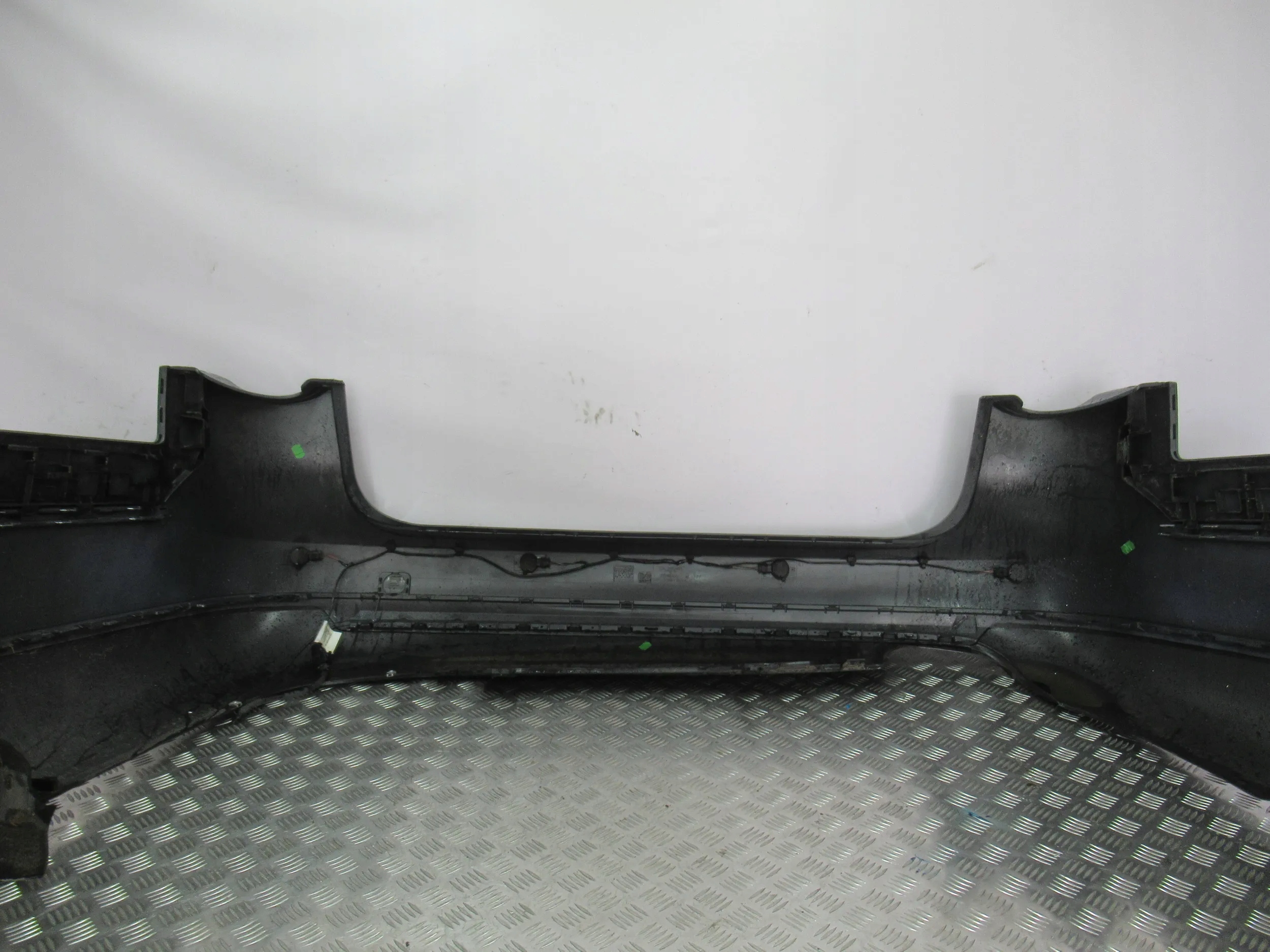 ZADNÝ NÁRAZNÍK VW PASSAT B6 KOMBI PDC