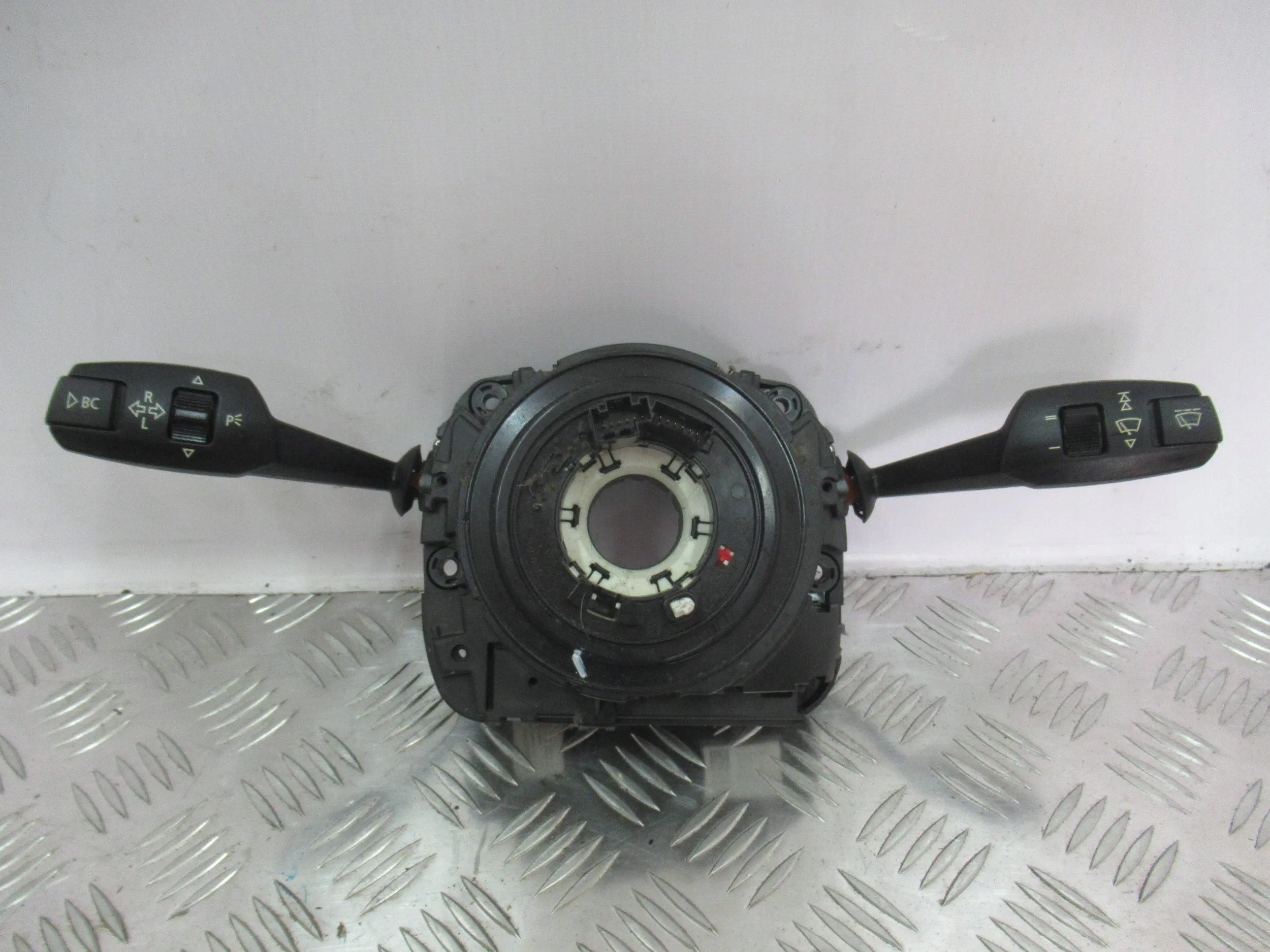 PÁČKY POD VOLANT PÁČKY POD VOLANT BMW X1 E84