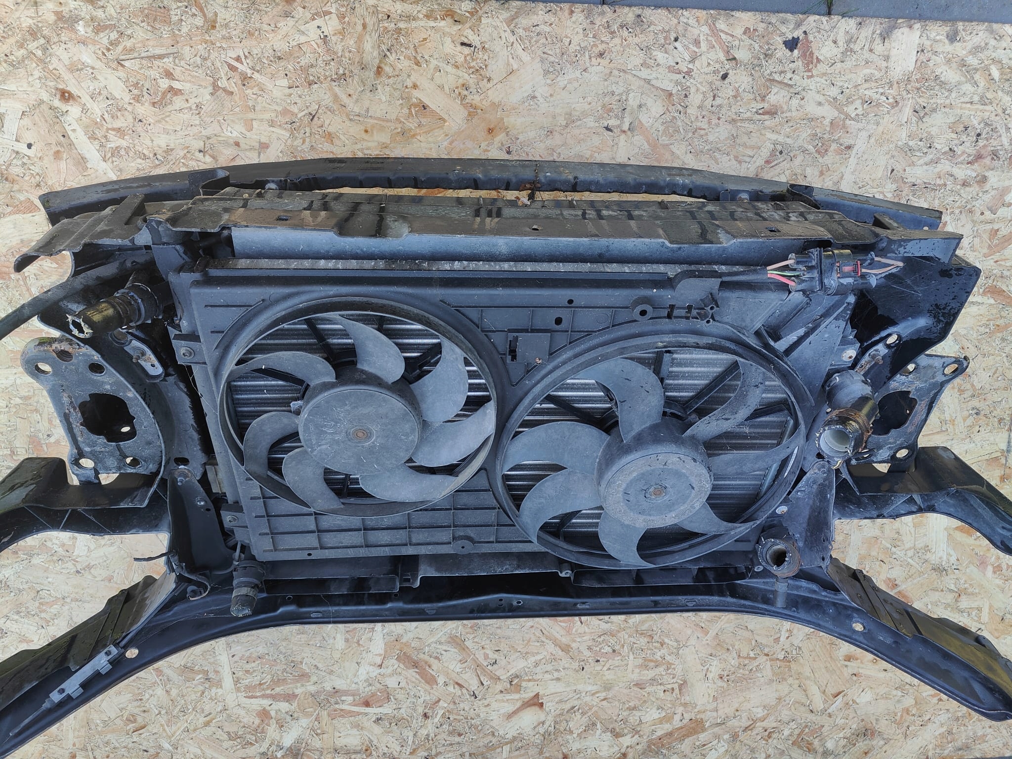 PREDNE CELO CHLADICE VYSTUHA WENZADATOR Volkswagen Passat B6 FSI
