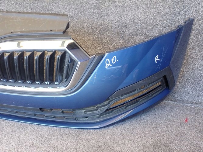 SKODA OCTAVIA IV PREDNÝ NÁRAZNÍK NASÁVANIA VZDUCHU