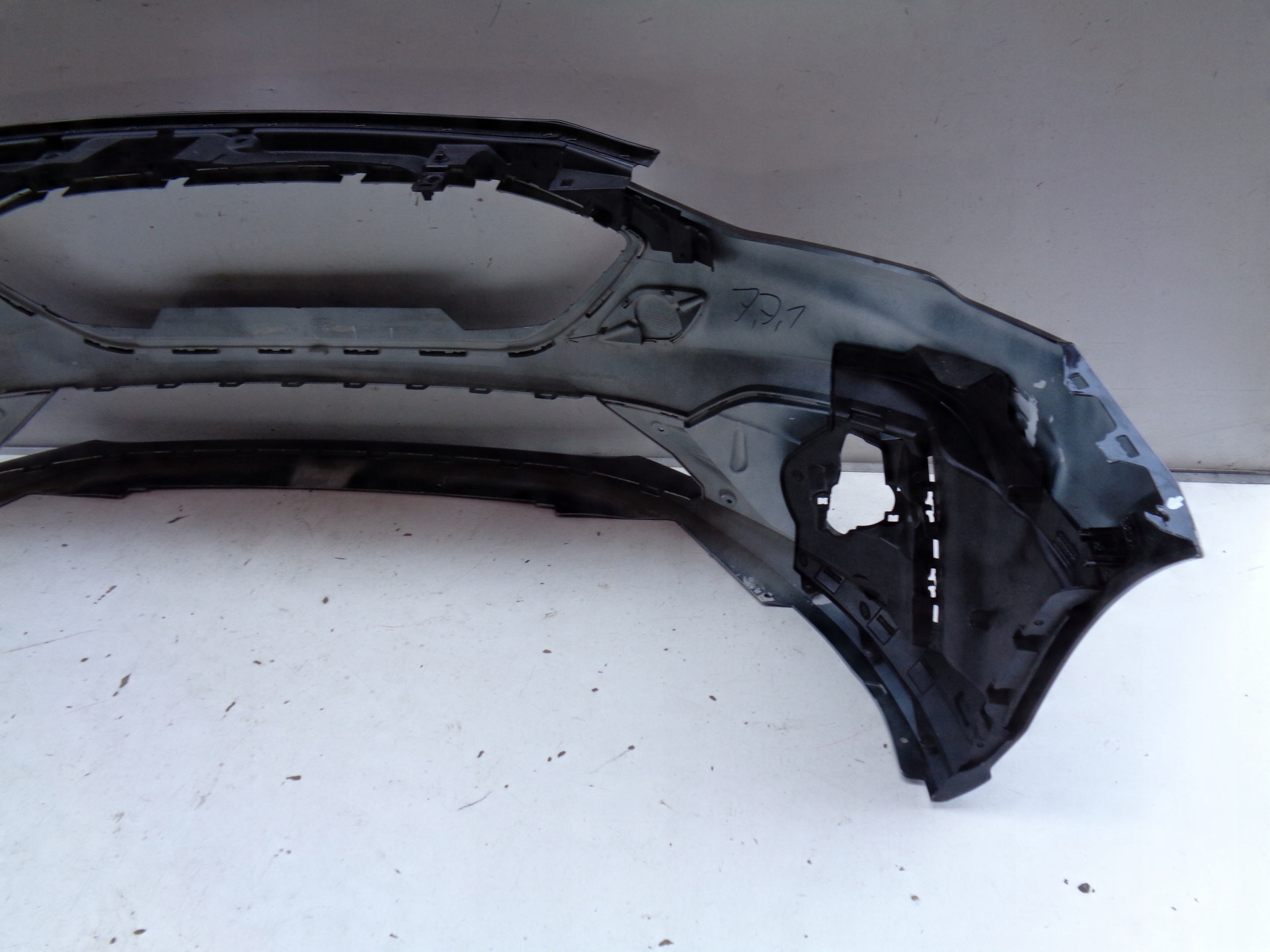 PREDNÝ NÁRAZNÍK FORD FOCUS MK4 18- ST NR 40662