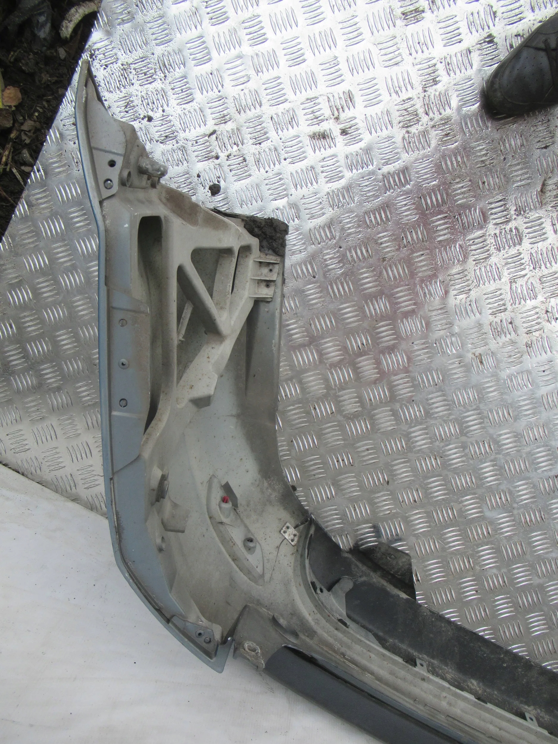 ZADNÝ NÁRAZNÍK FORD FOCUS 2 MK2 KOMBI LIFT 08-