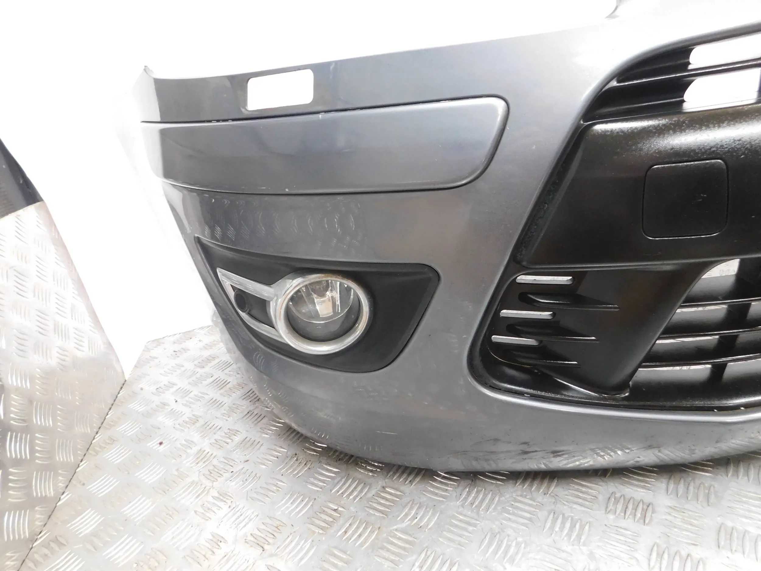 PREDNÝ NÁRAZNÍK CITROEN C4 LIFT PDC