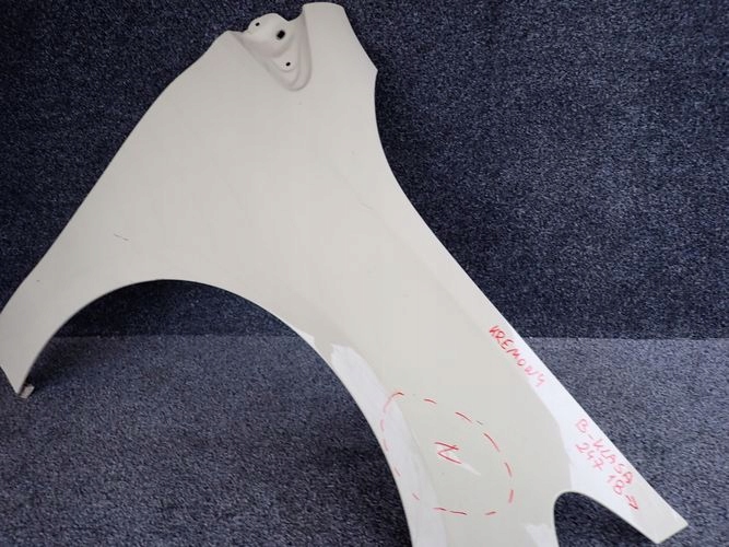 MERCEDES W247 247 B-KLASA 18- PRAVY PREDNY BLATNIK