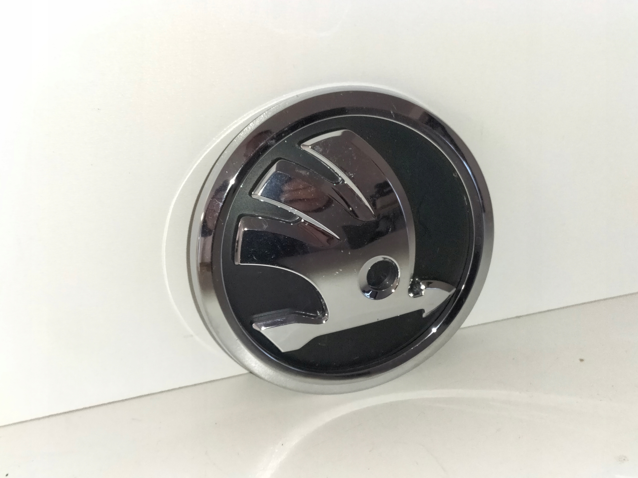 ZNAK EMBLEM logo SKODA FABIA II 07- ROOMSTER 06- RAPID