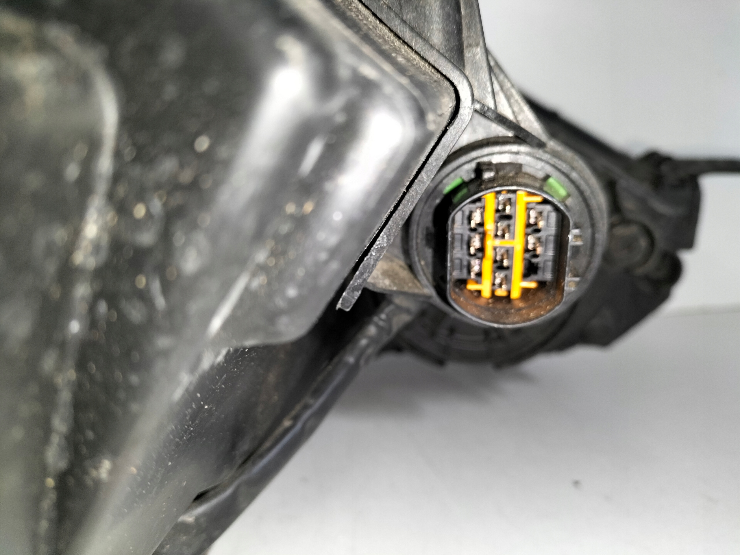LAVE PREDNE SVETLO HYUNDAI IX20 10-