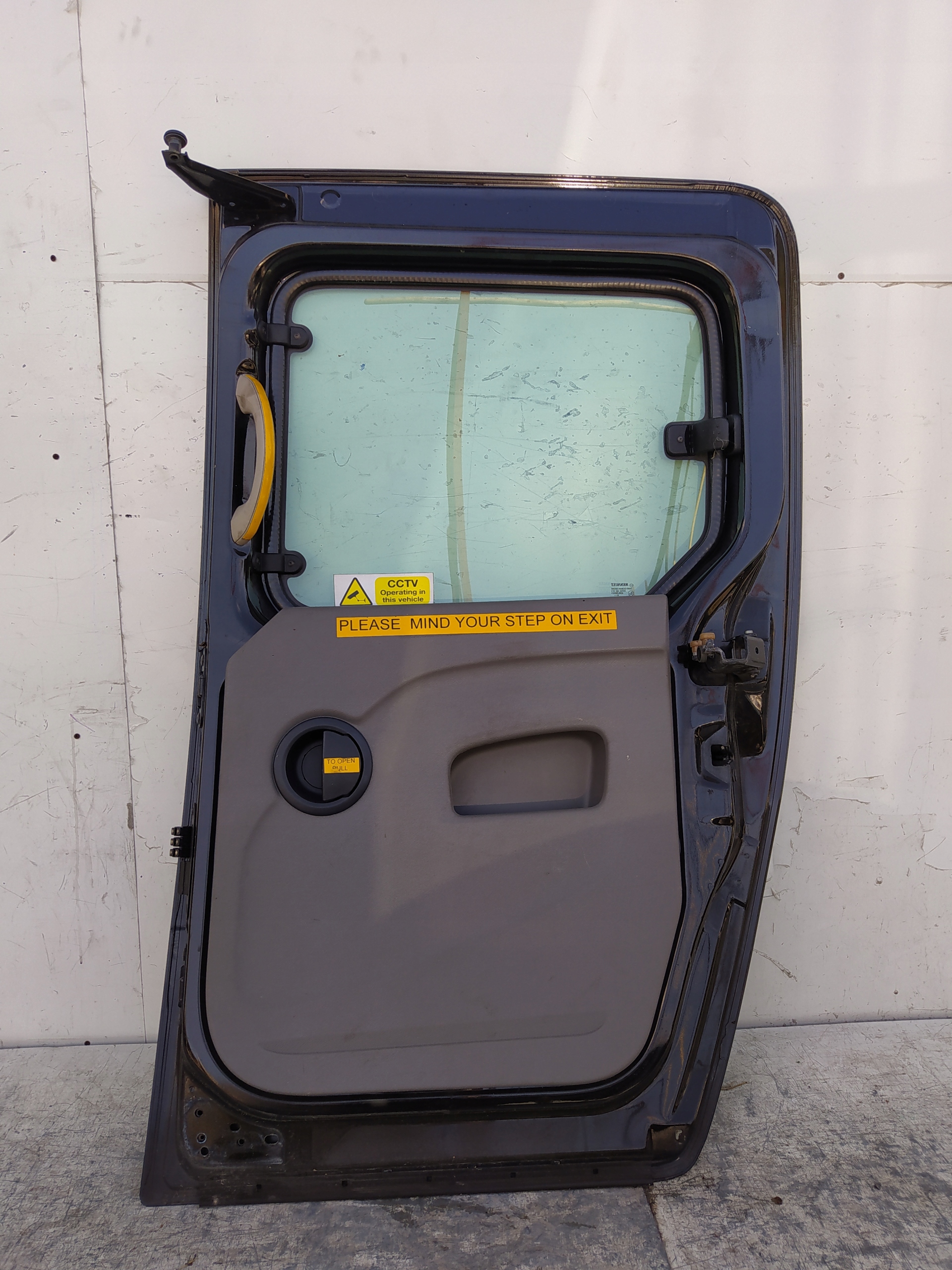 RENAULT KANGOO II POSUVNE DVERE PRAVÉ ZADNÉ SKLO