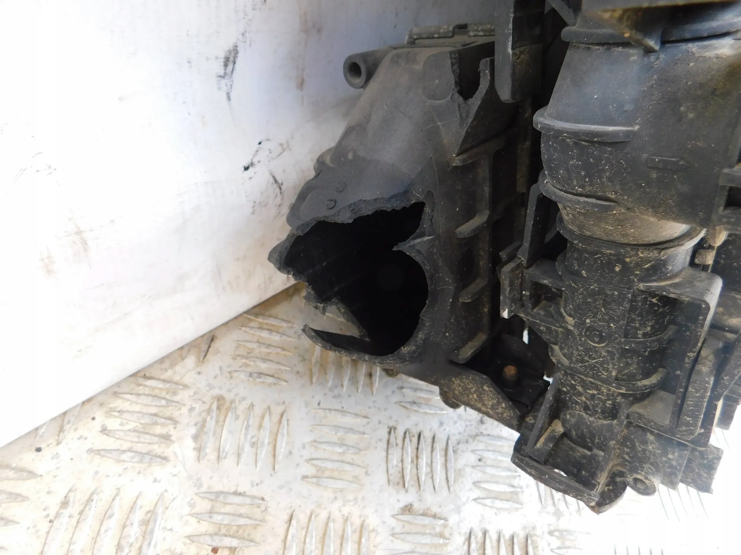 PREDNÉ ČELO VÝSTUHA CHLADIČE FORD S MAX 2.0 TDCI LIFT