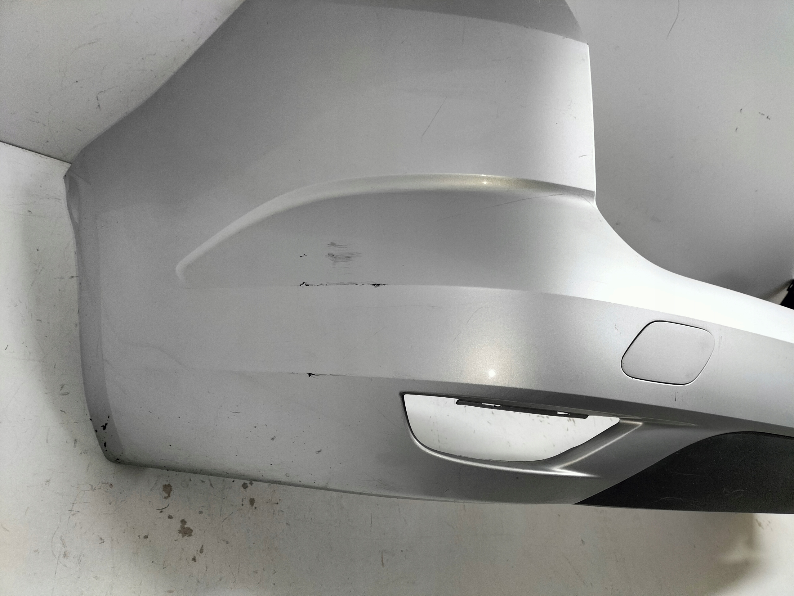 ZADNÝ NÁRAZNÍK RENAULT MEGANE 4 IV 16- KOMBI