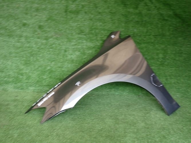 VW GOLF VII LIFT 17- ĽAVÝ PREDNÝ BLATNÍK