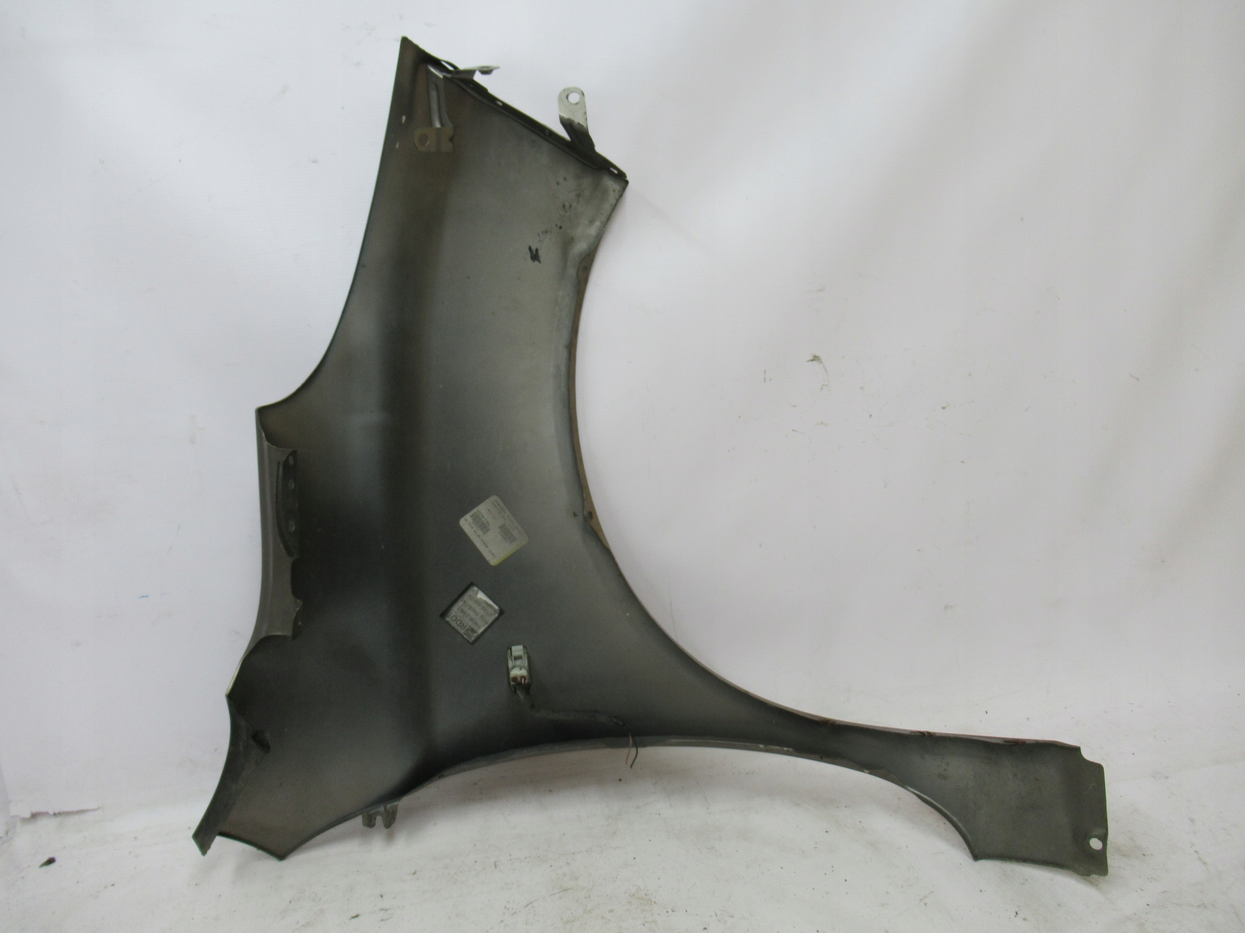 ĽAVÝ PREDNÝ BLATNÍK NISSAN MICRA K12