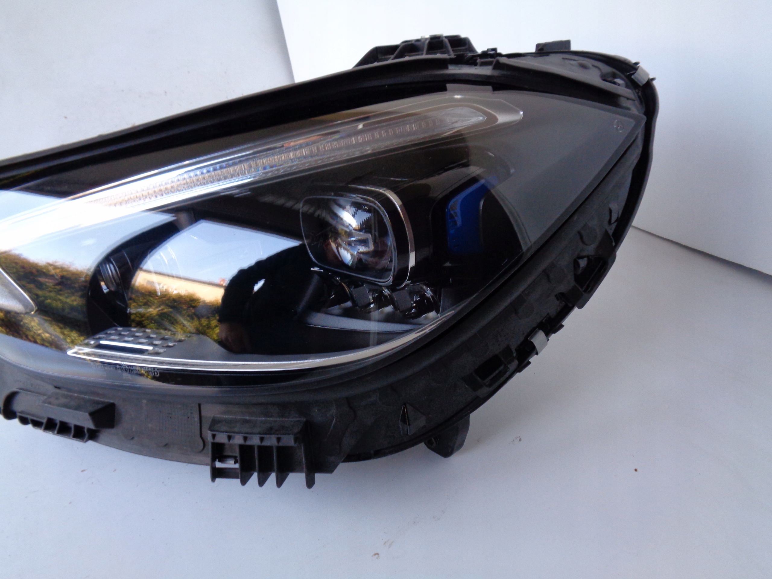 ĽAVÉ SVETLO MERCEDES C-KLASA W206 21- DIGITAL LIGHT