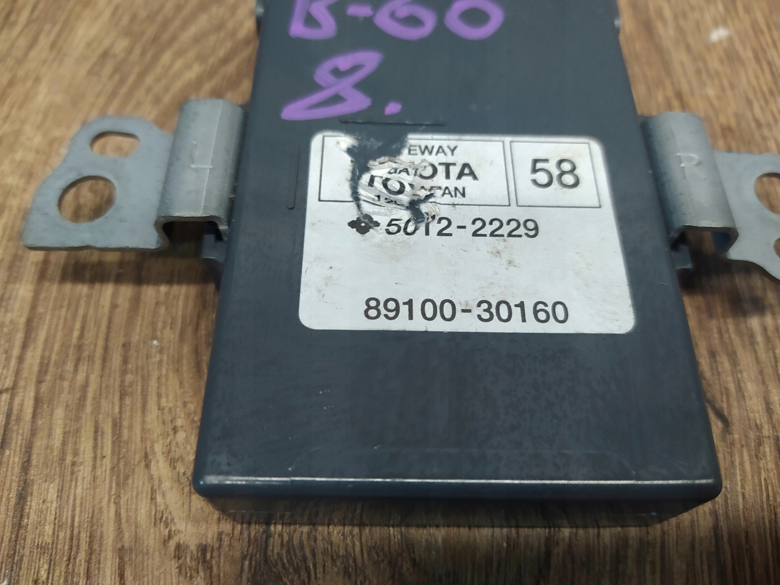 LEXUS IS300H MODUL GATEWAY 89100-30160