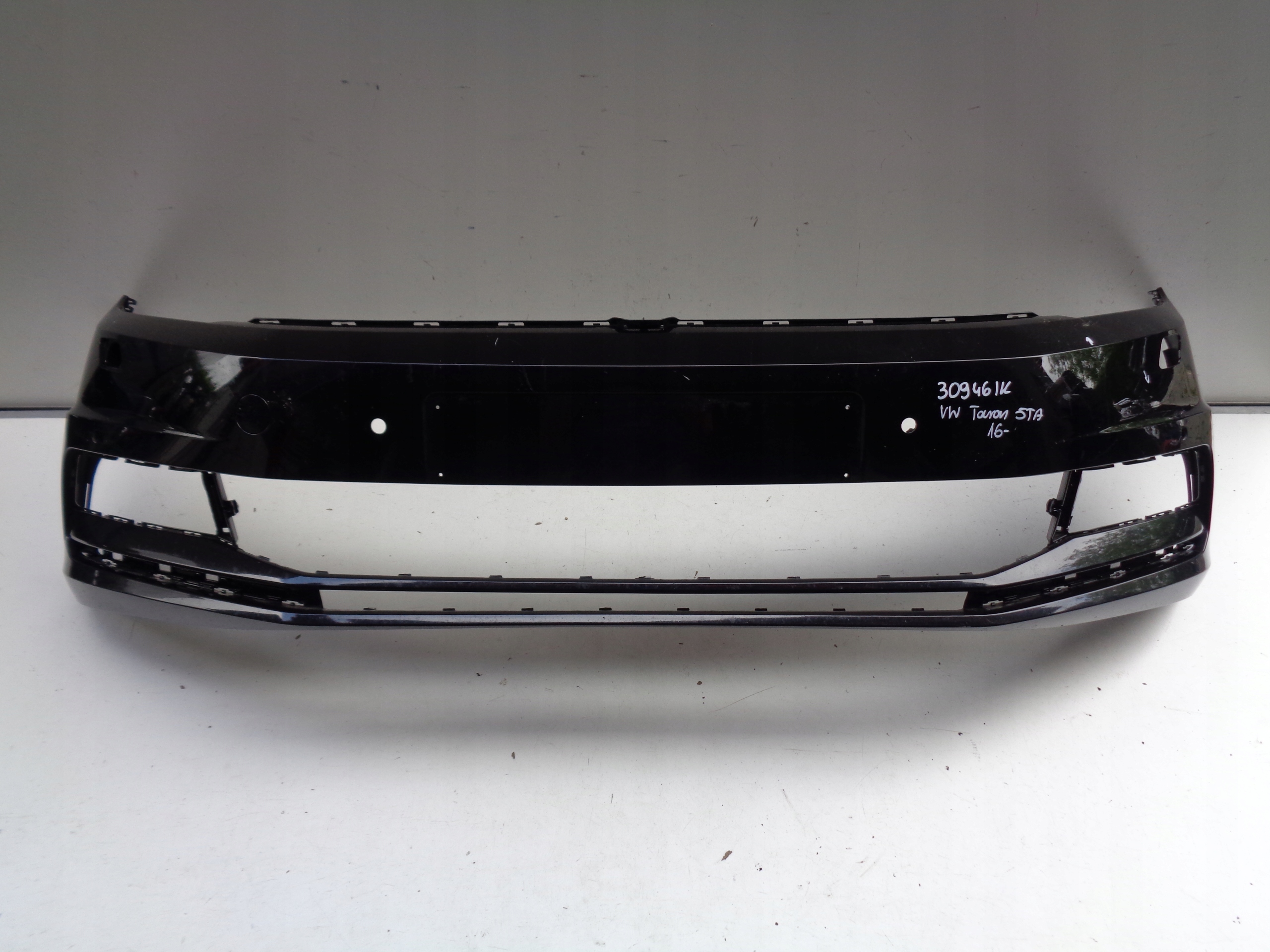 PREDNÝ NÁRAZNÍK VW TOURAN 5T 5TA 16- NR 30946