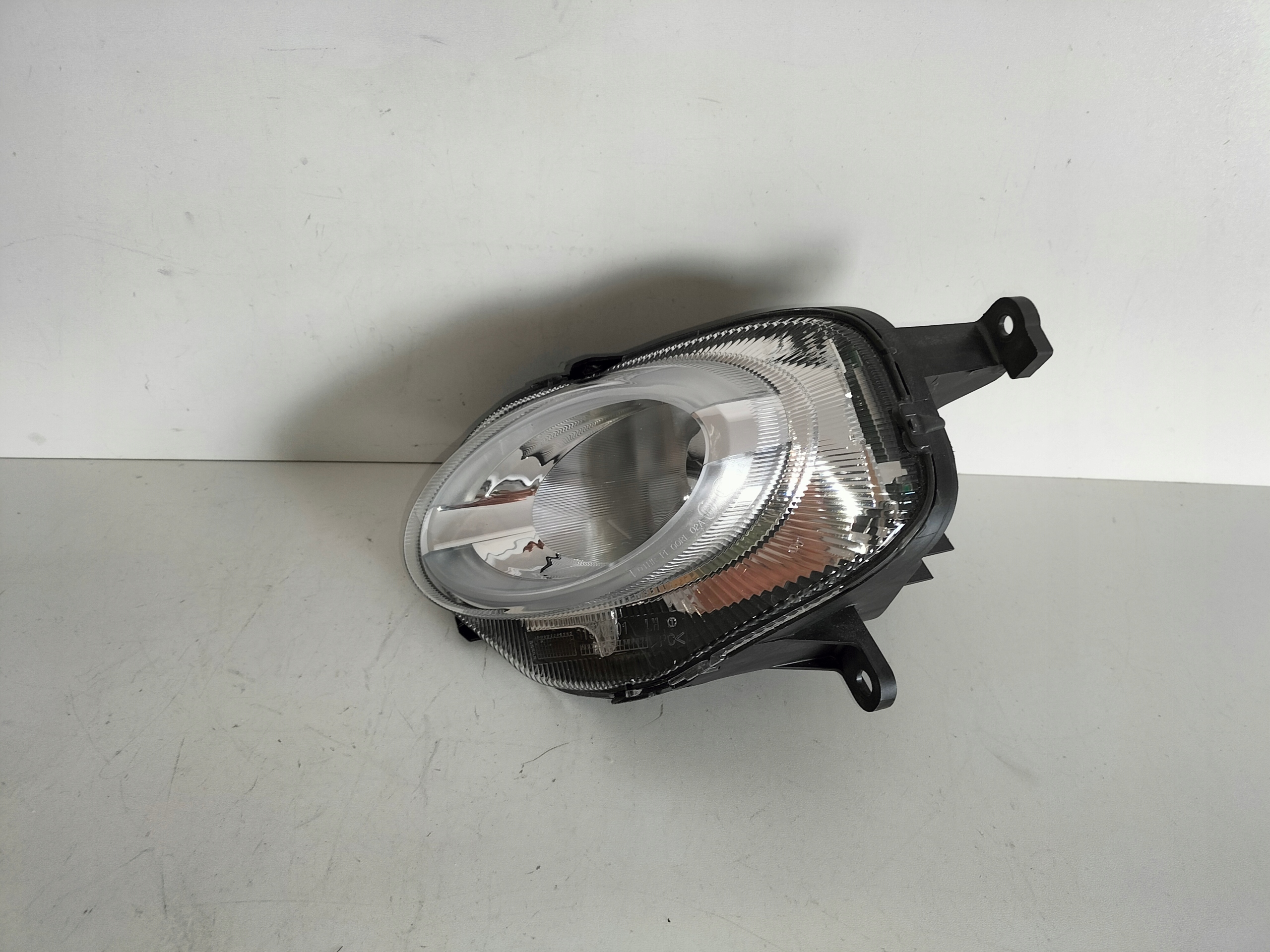 LAVE PREDNÉ SVETLO HMLOVKA FIAT 500 LIFT 15-