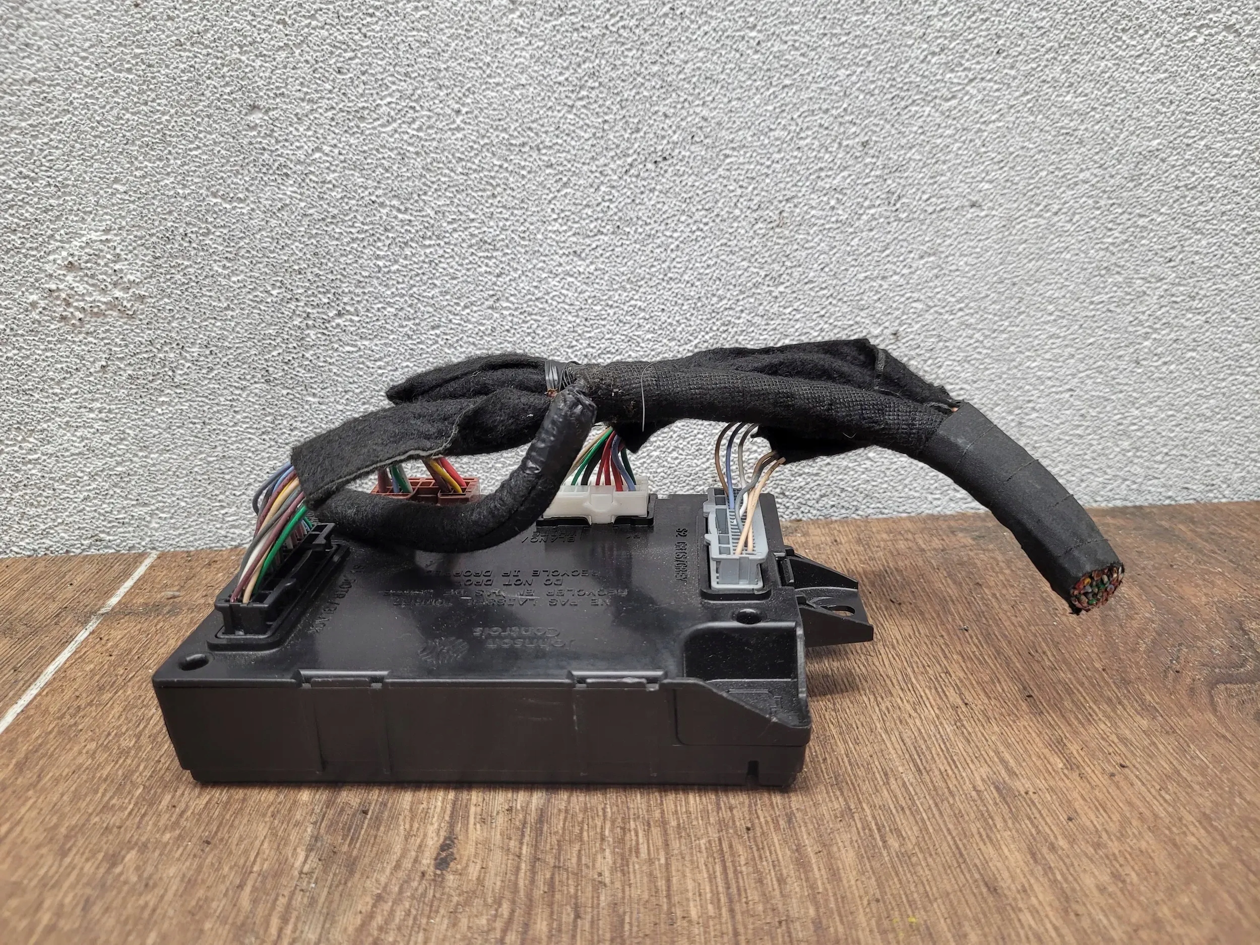 Renault Trafic III 3 284B18533R MODUL bcm