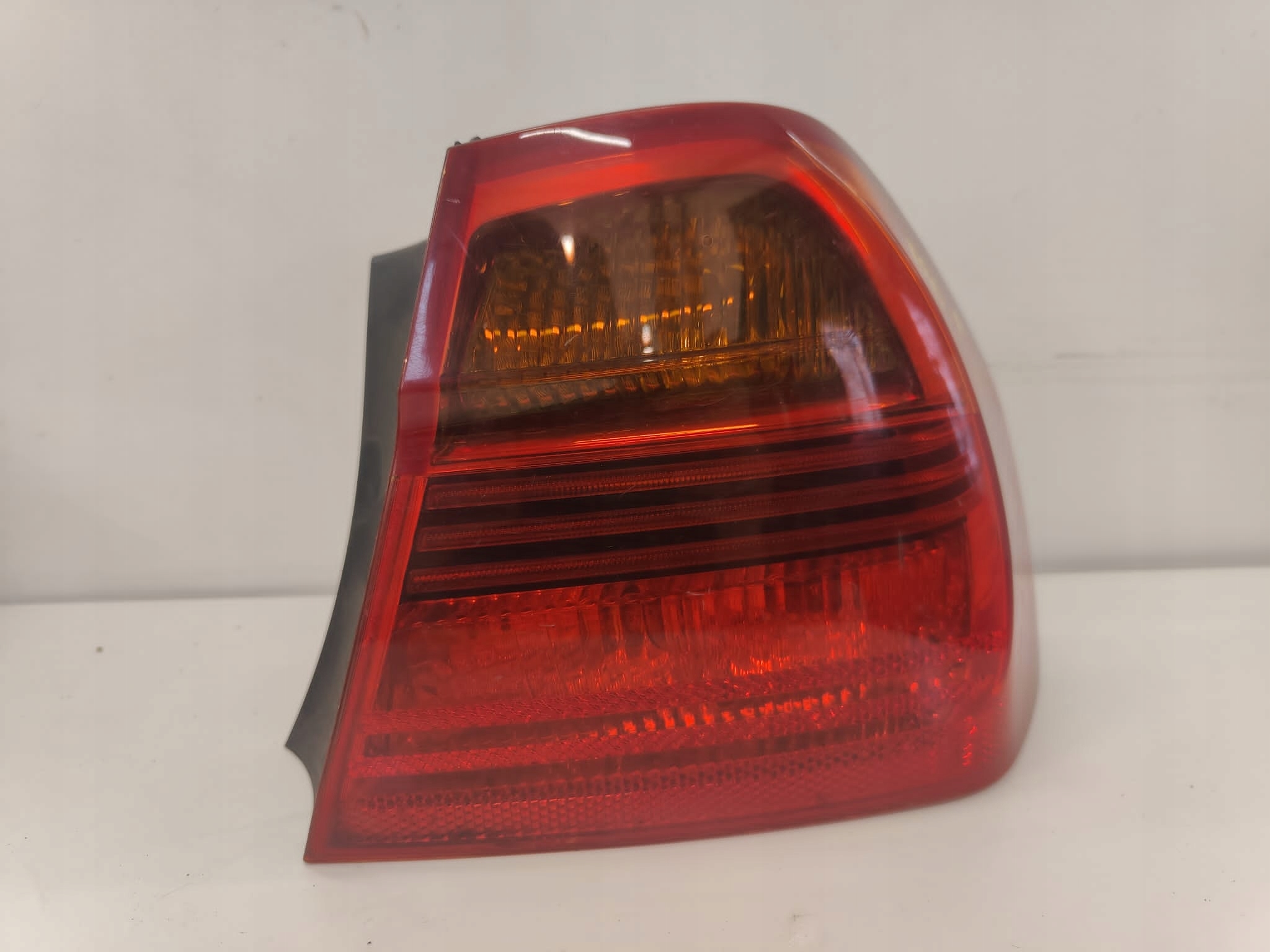BMW e90 05-08 6937458 PRAVÉ ZADNÉ SVETLO