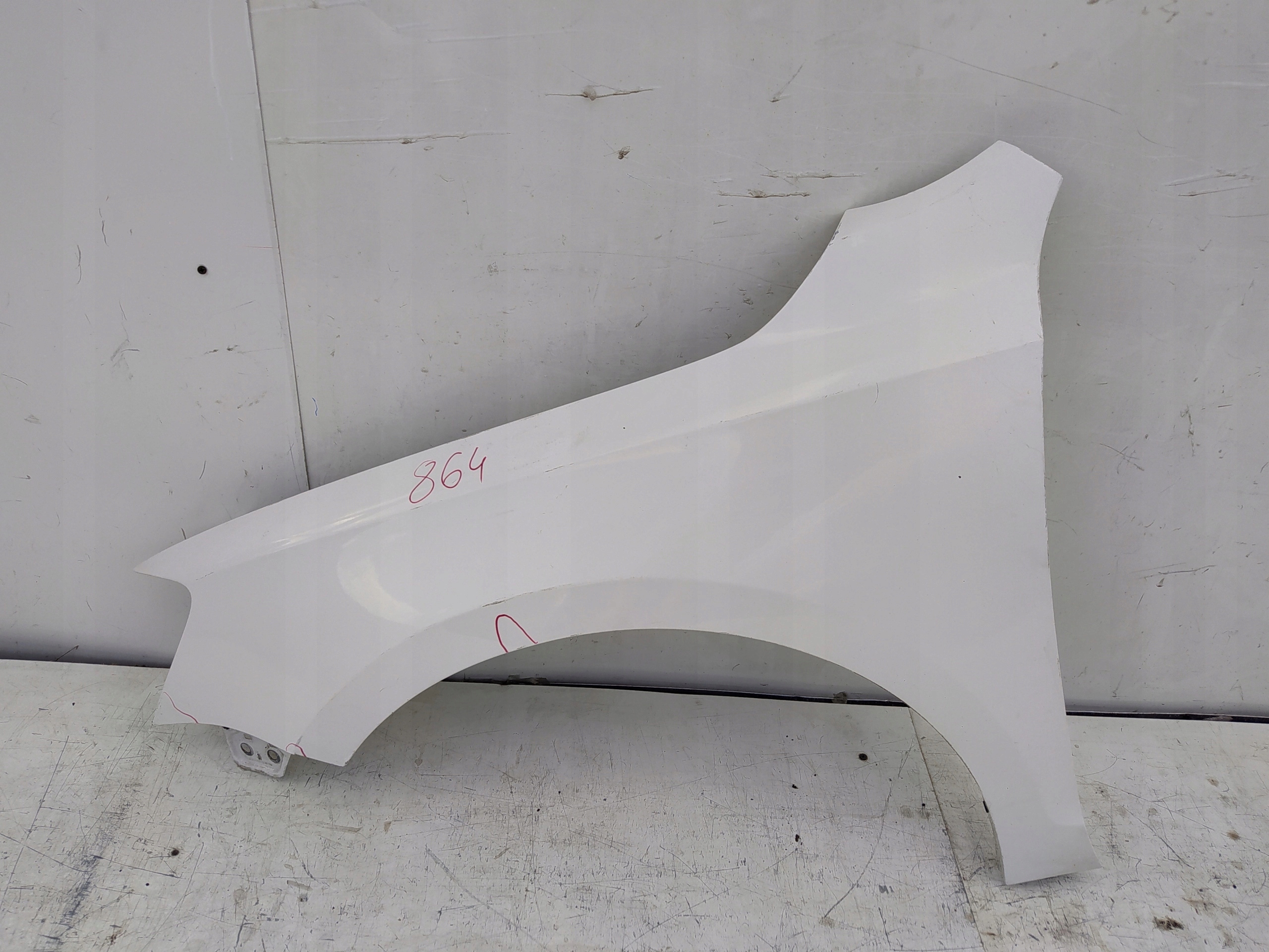 VW JETTA 010-015 ĽAVÝ PREDNÝ BLATNÍK