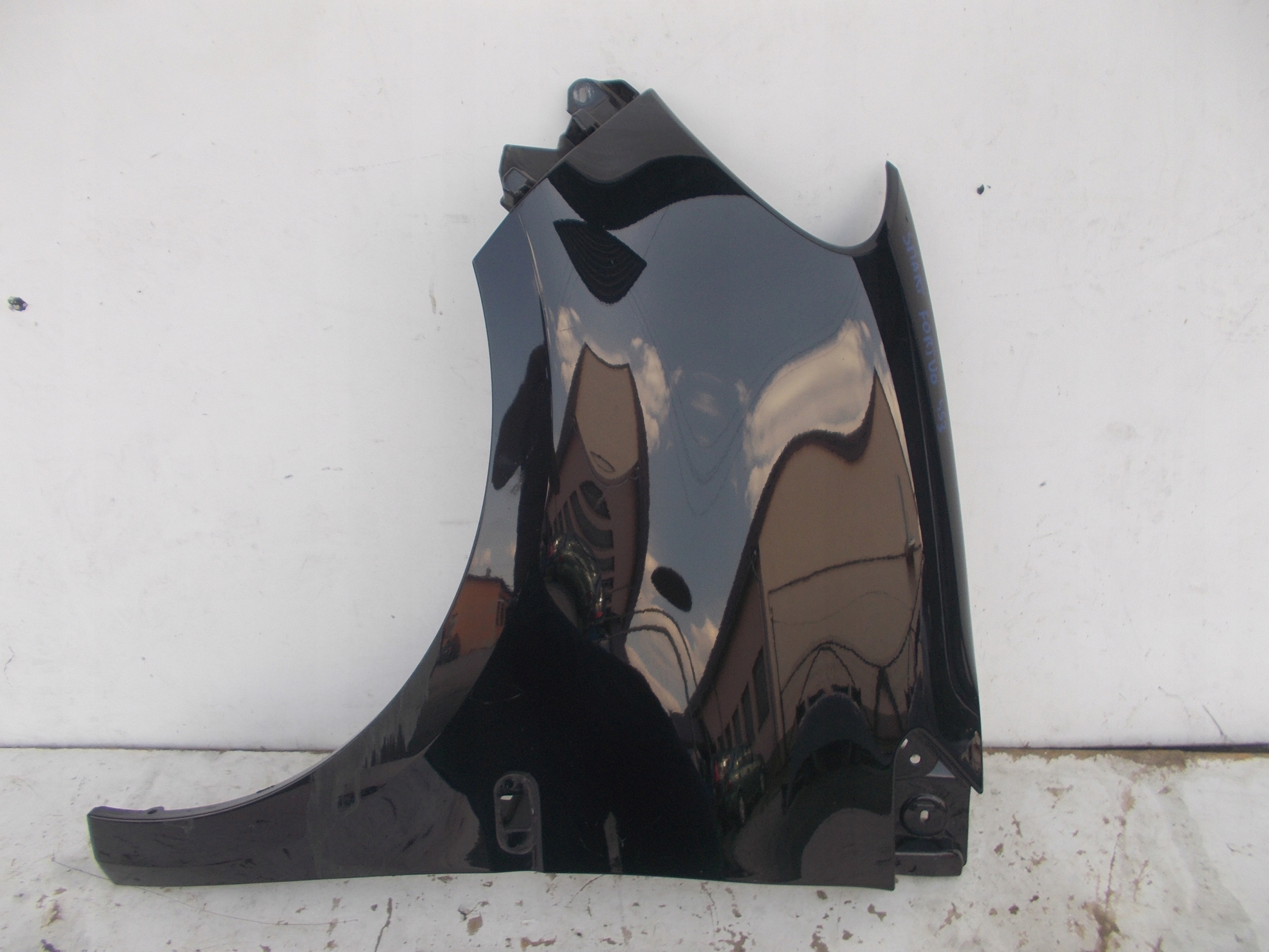 ĽAVÝ PREDNÝ BLATNÍK SMART FORTWO 453