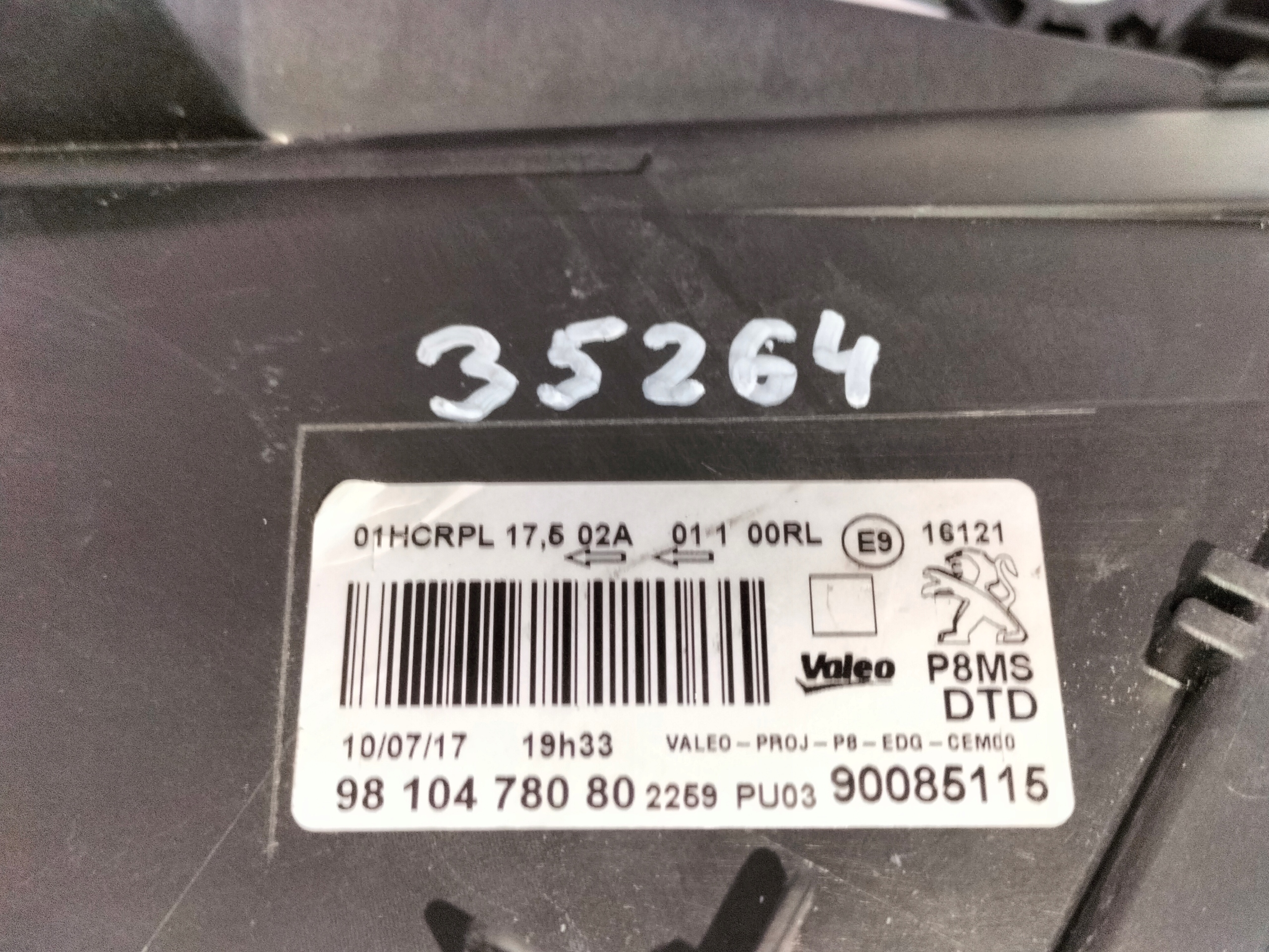 PRAVE PREDNE SVETLO PEUGEOT 3008 5008 II 16-