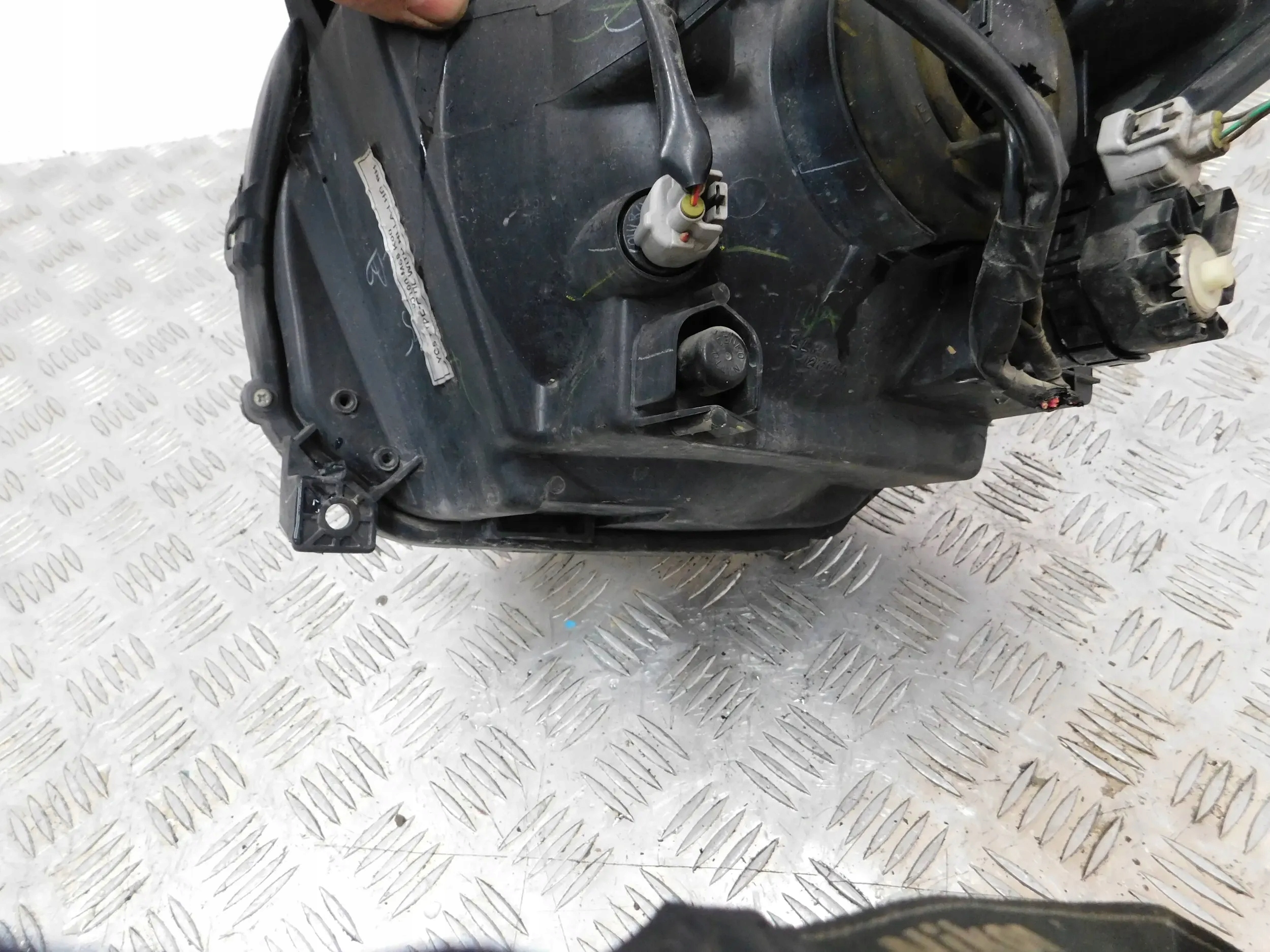 PRAVE PREDNE SVETLO SUZUKI ALTO