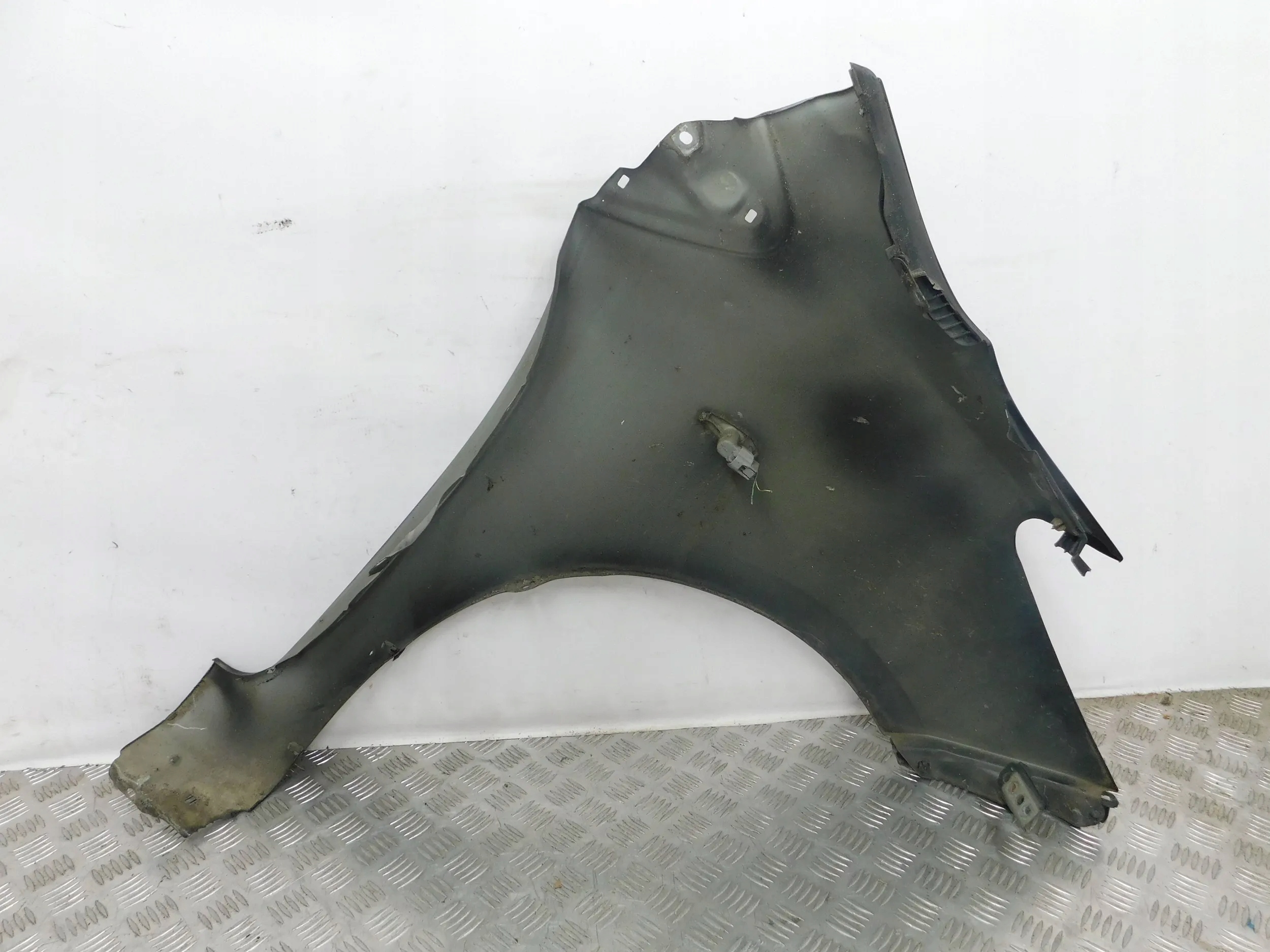 BLATNIK PREDNÝ LAVY TOYOTA YARIS II 2