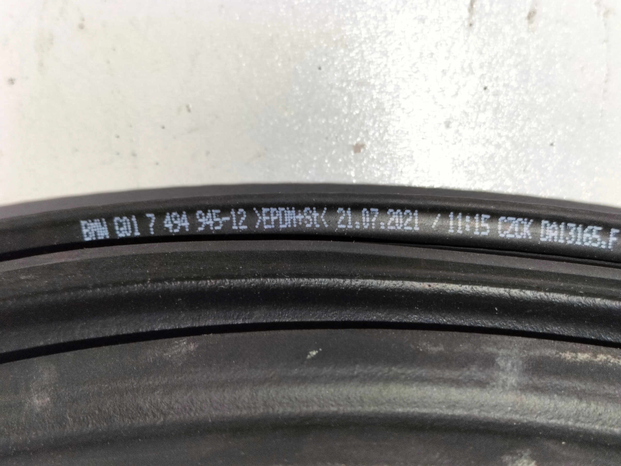 TESNIACA GUMA ZADNEJ KAPOTY BMW X3 G01 17-