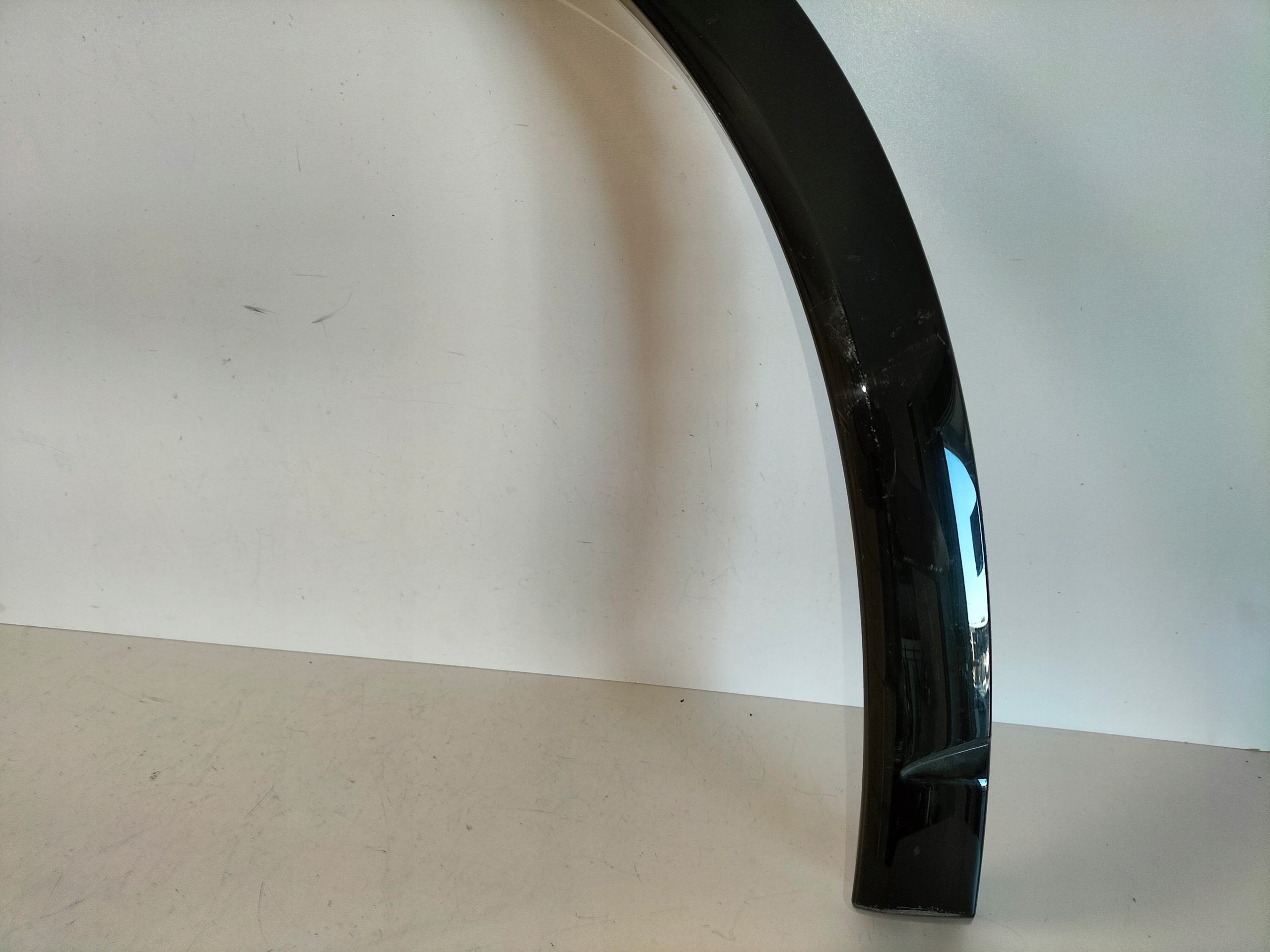 LISTA PRAVEHO PREDNEHO BLATNIKA VW TIGUAN III 24- R-LINE